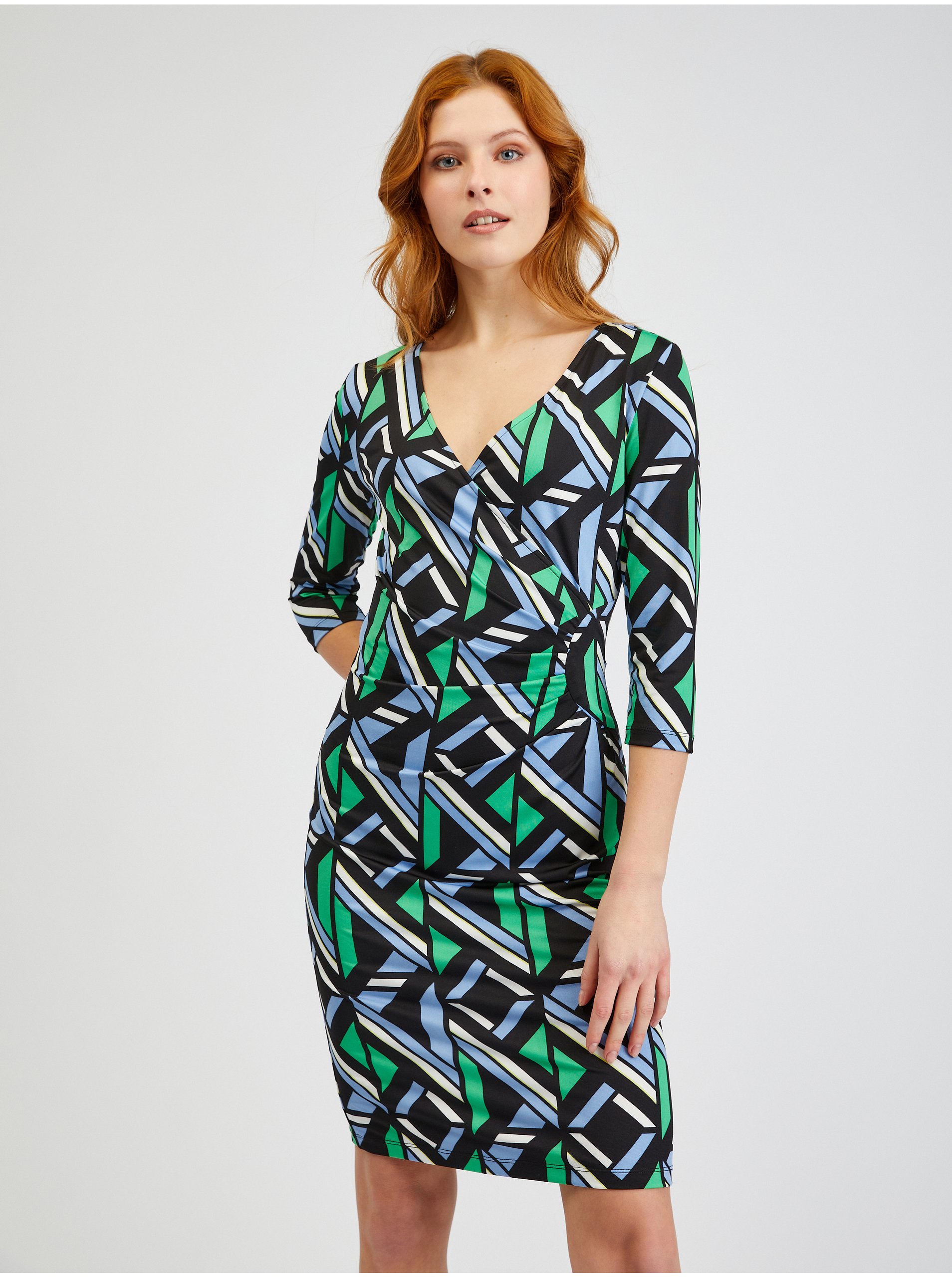 E-shop Zeleno-černé dámské vzorované pouzdrové šaty ORSAY