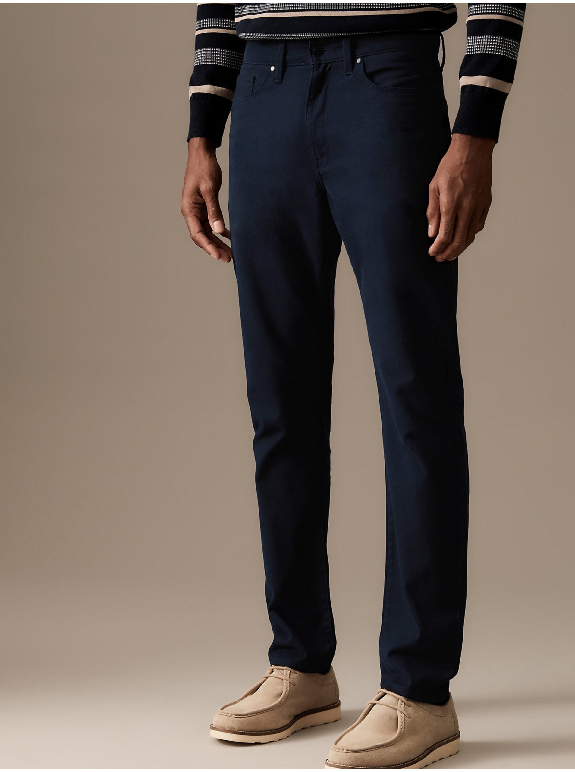 Lacno Voľnočasové nohavice pre mužov Marks & Spencer - tmavomodrá