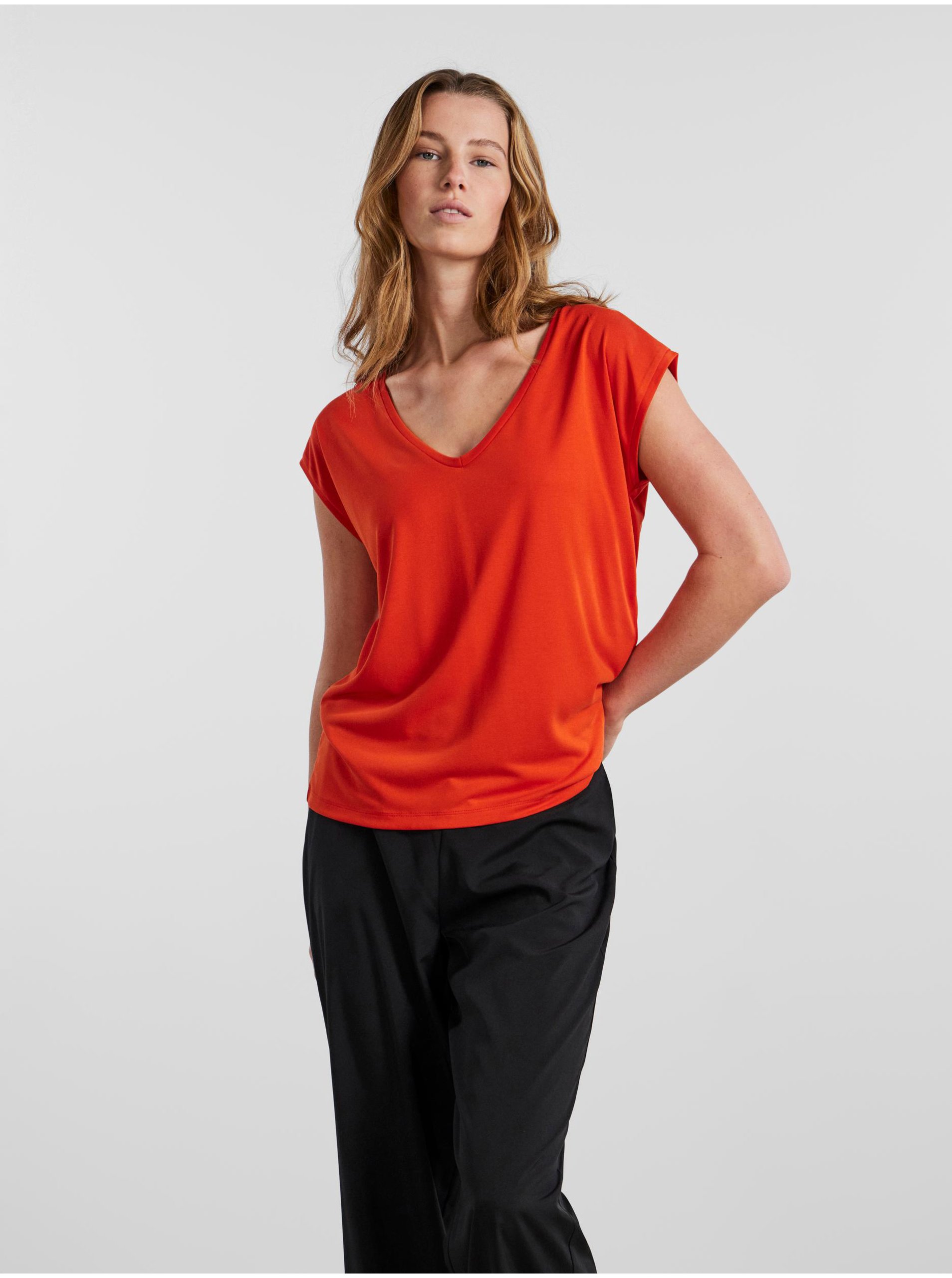 E-shop Oranžové dámské tričko Pieces Kamala