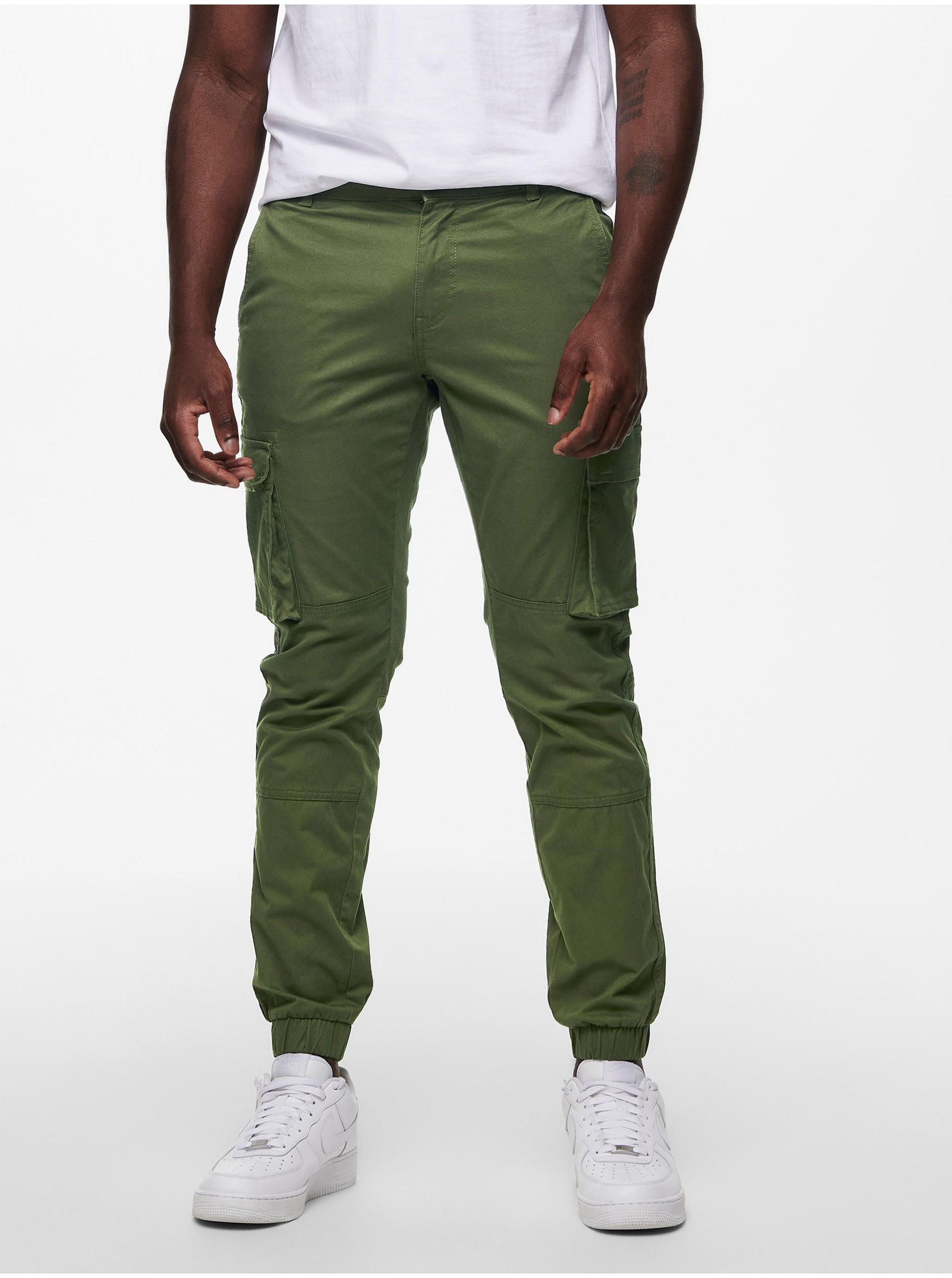 Lacno Zelené pánske nohavice s vreckami ONLY & SONS Cam