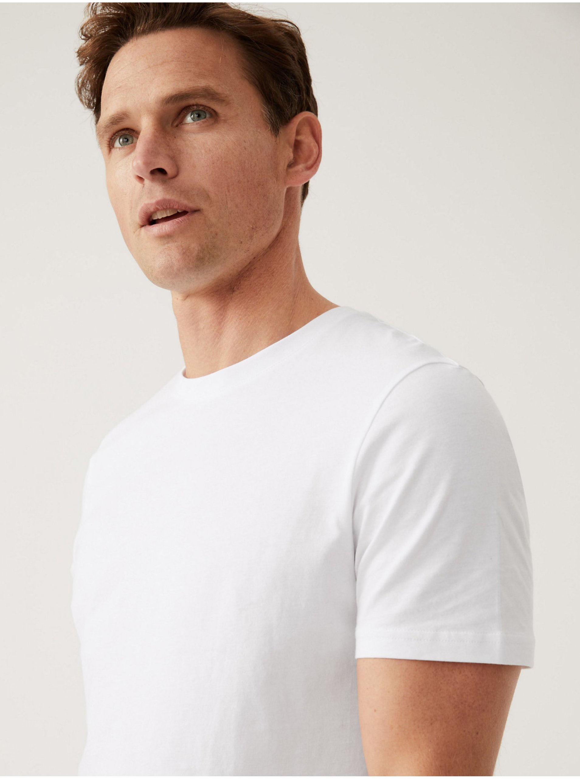 Levně Bílé pánské bavlněné basic tričko Marks & Spencer