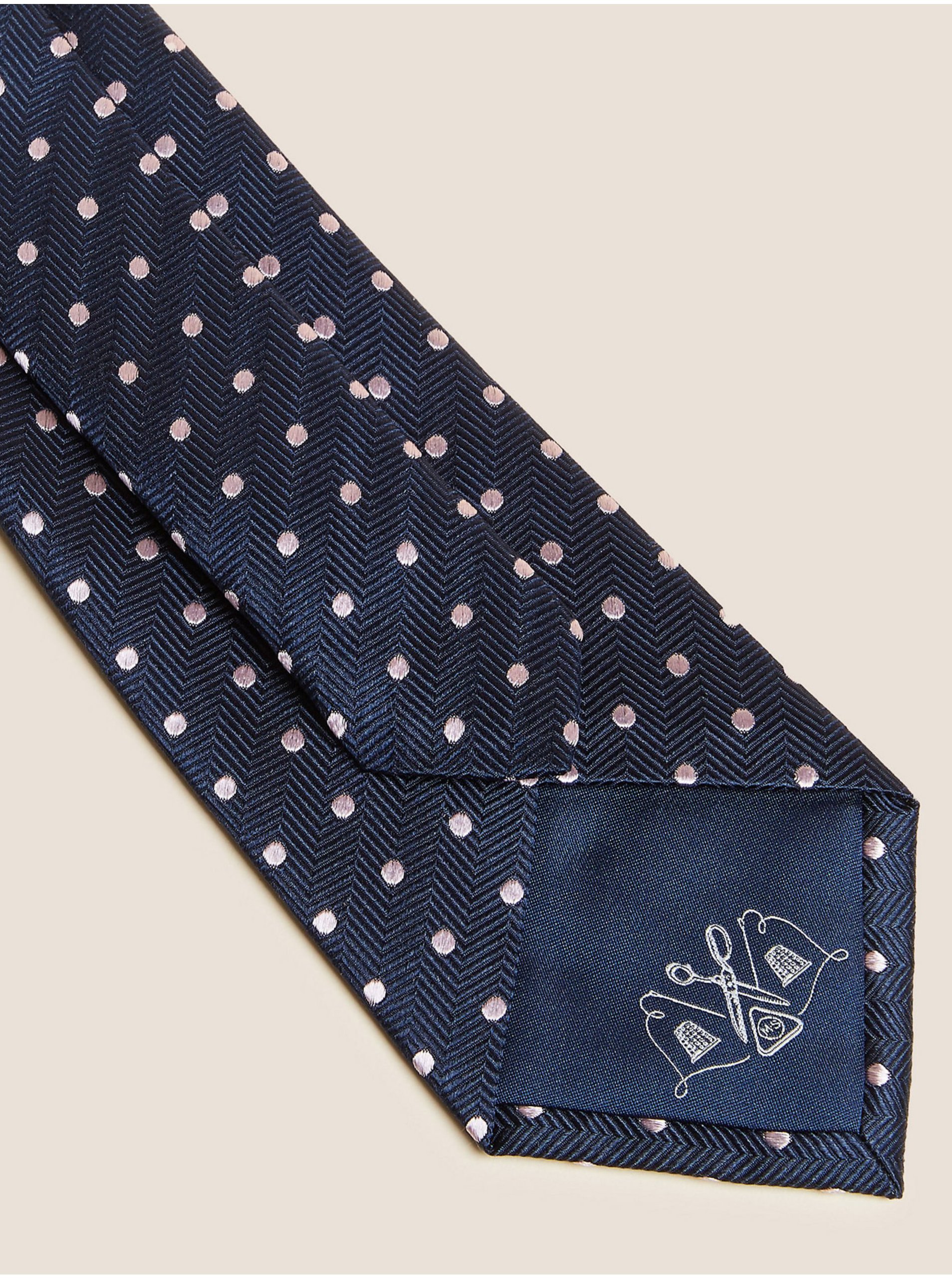 Levně Tmavě modrá pánská puntíkovaná hedvábná kravata Marks & Spencer
