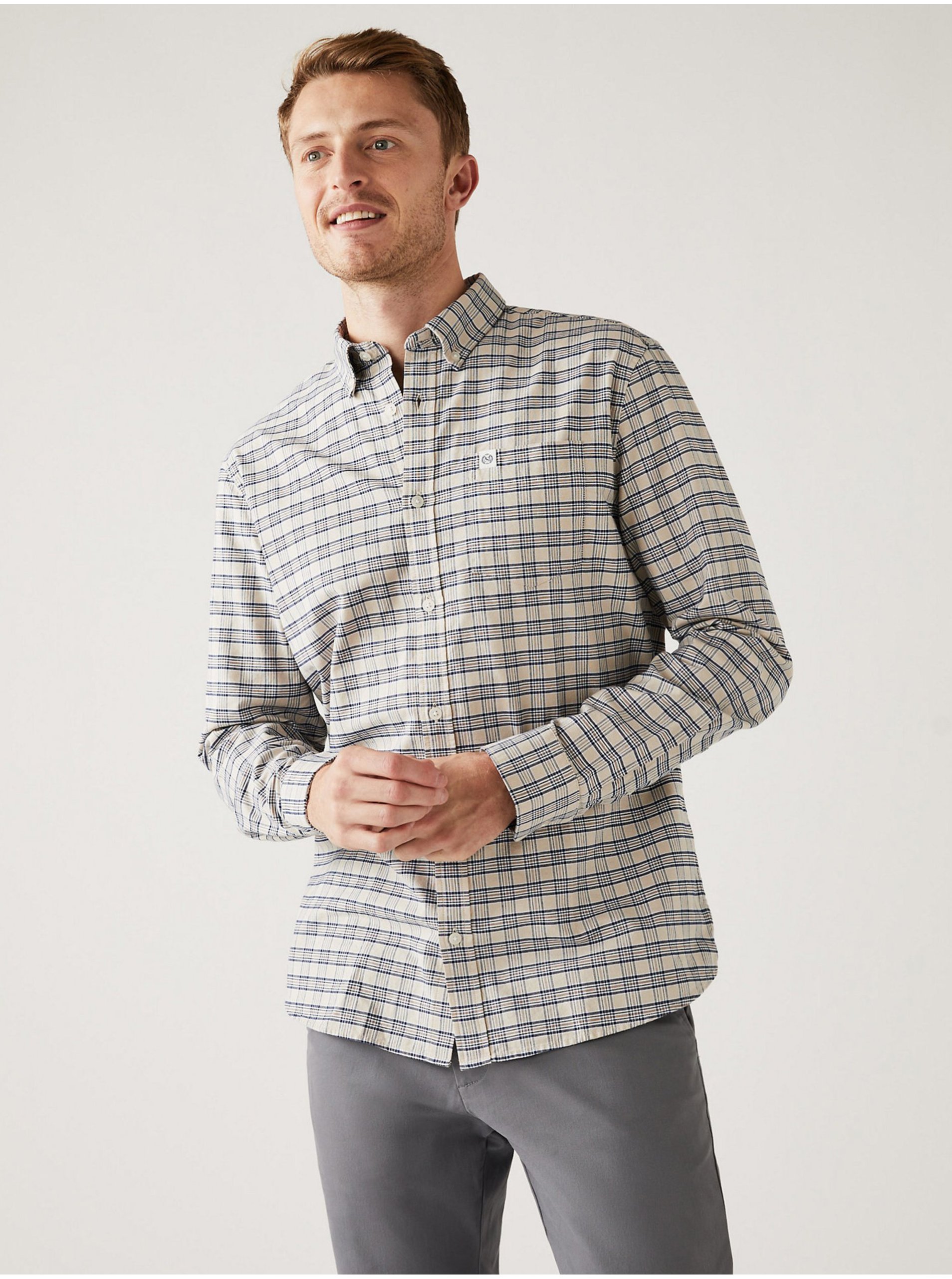 E-shop Šedo-béžová pánská kostkovaná bavlněná košile Marks & Spencer Oxford