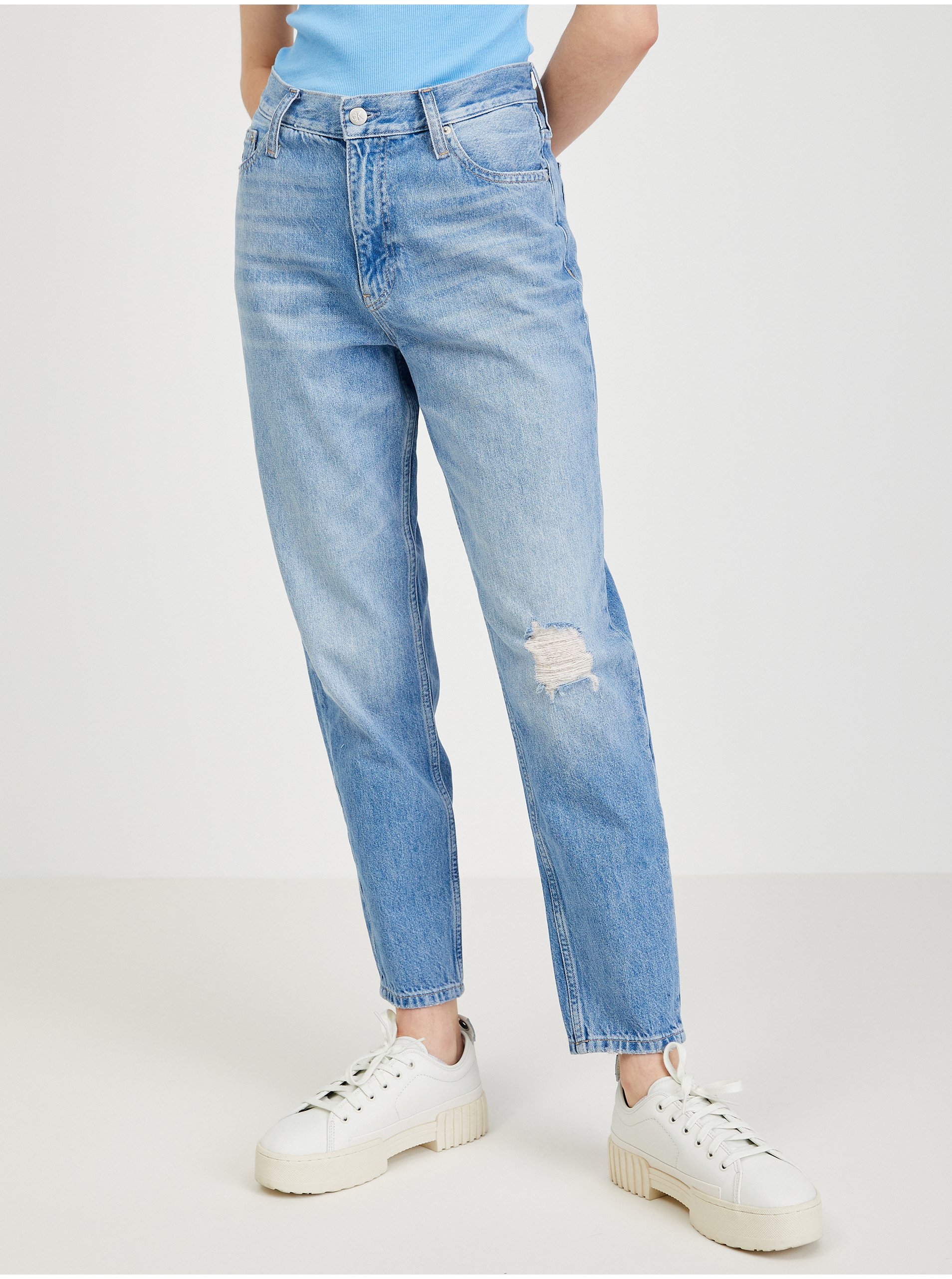 Levně Světle modré dámské mom džíny Calvin Klein Jeans