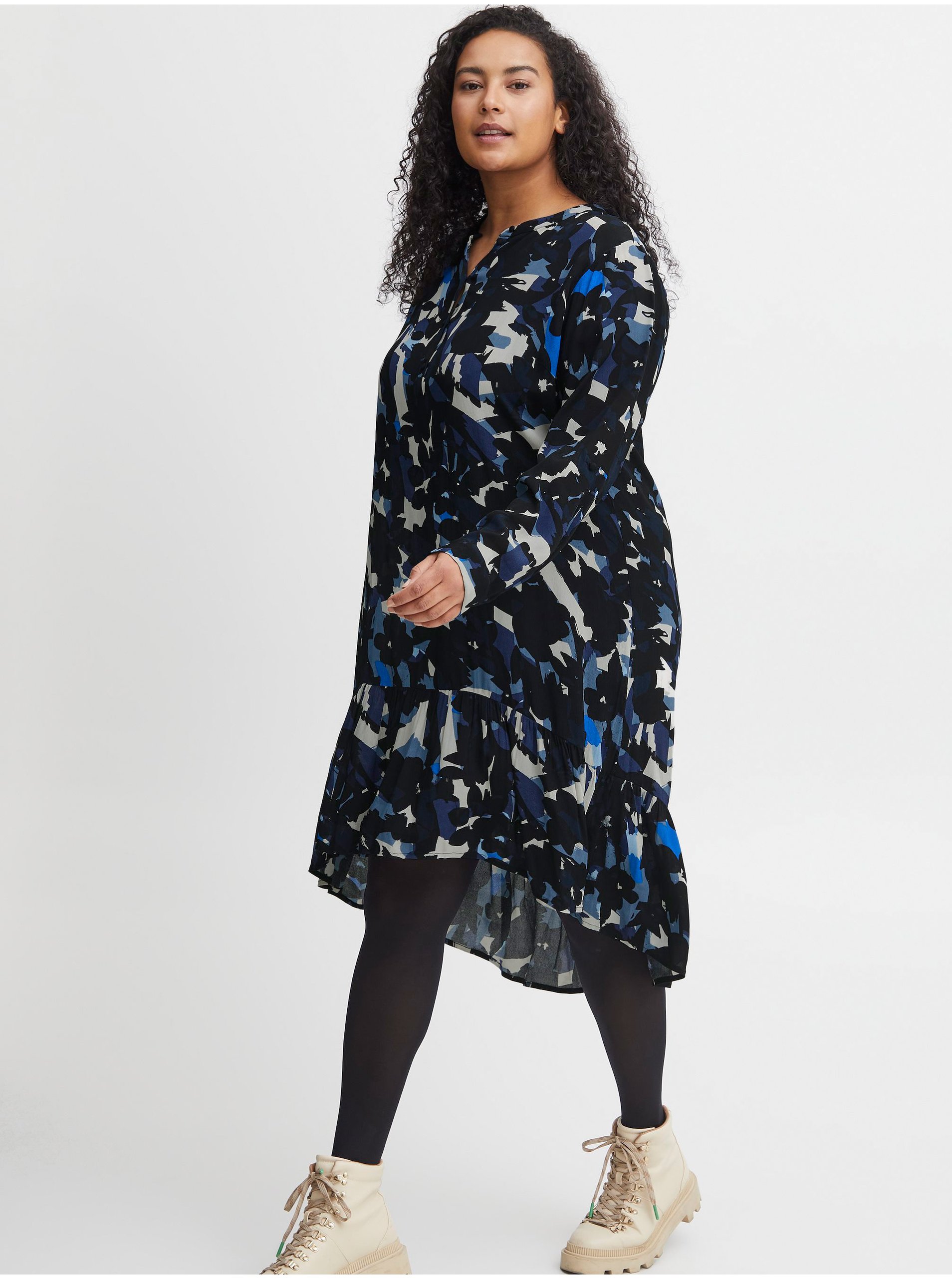 Levně Černo-modré dámské vzorované šaty Fransa