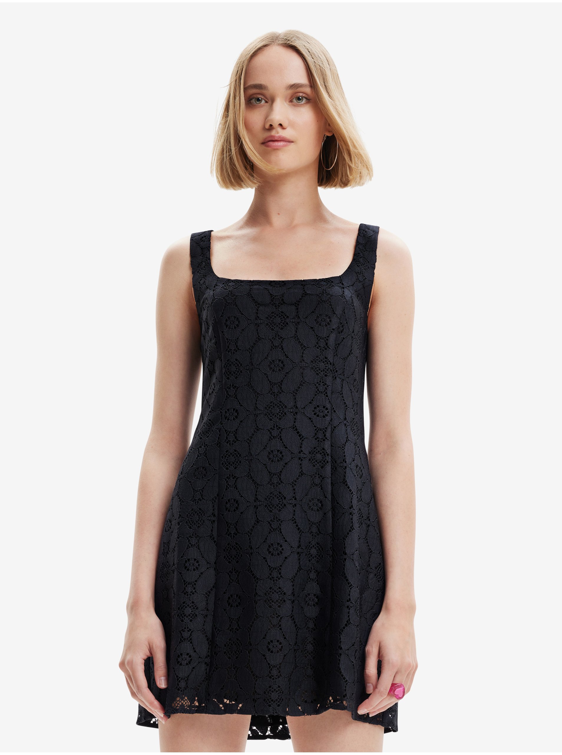 E-shop Černé dámské krajkové šaty Desigual Newcastle