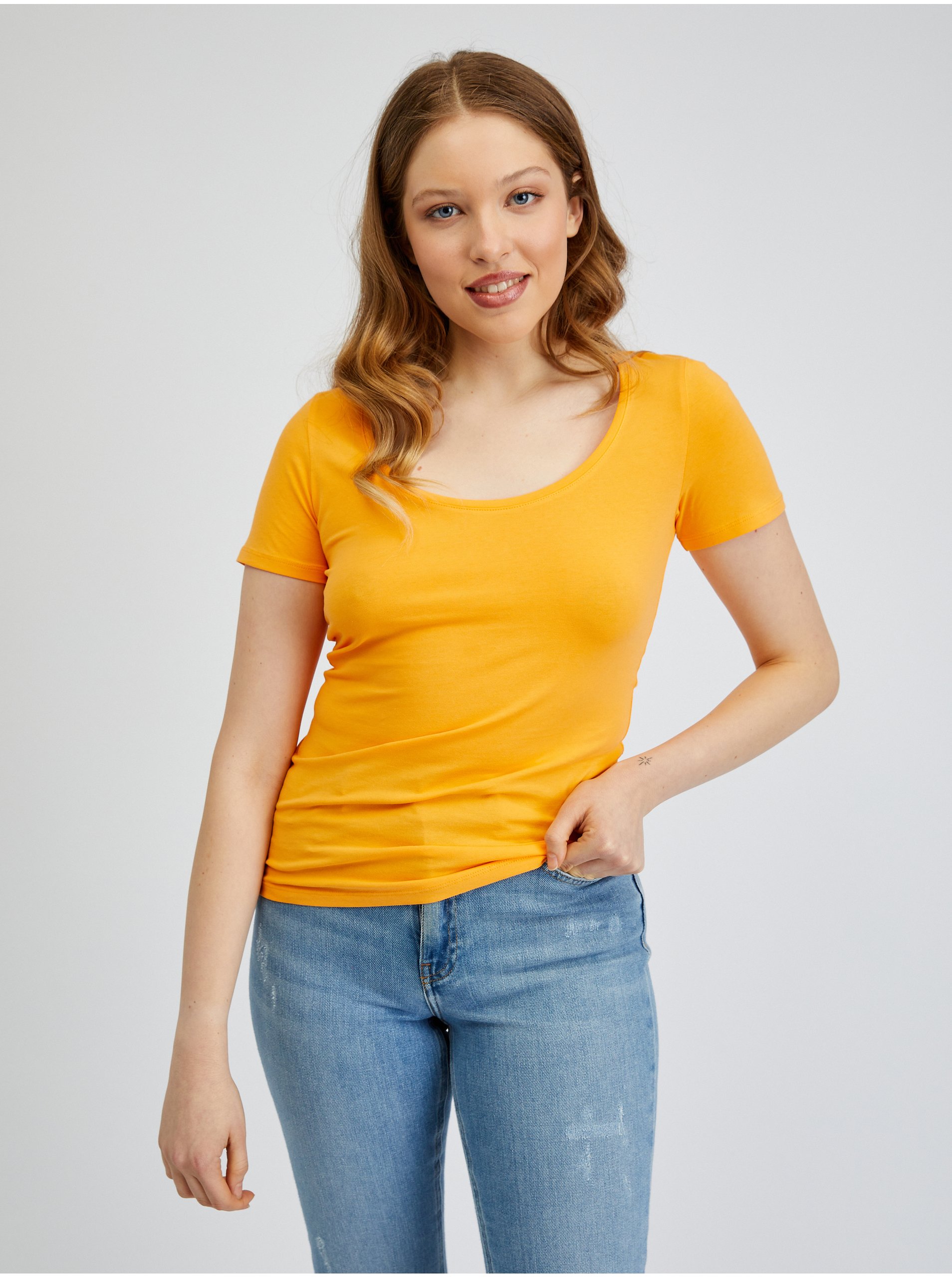 Levně Oranžové dámské basic tričko ORSAY