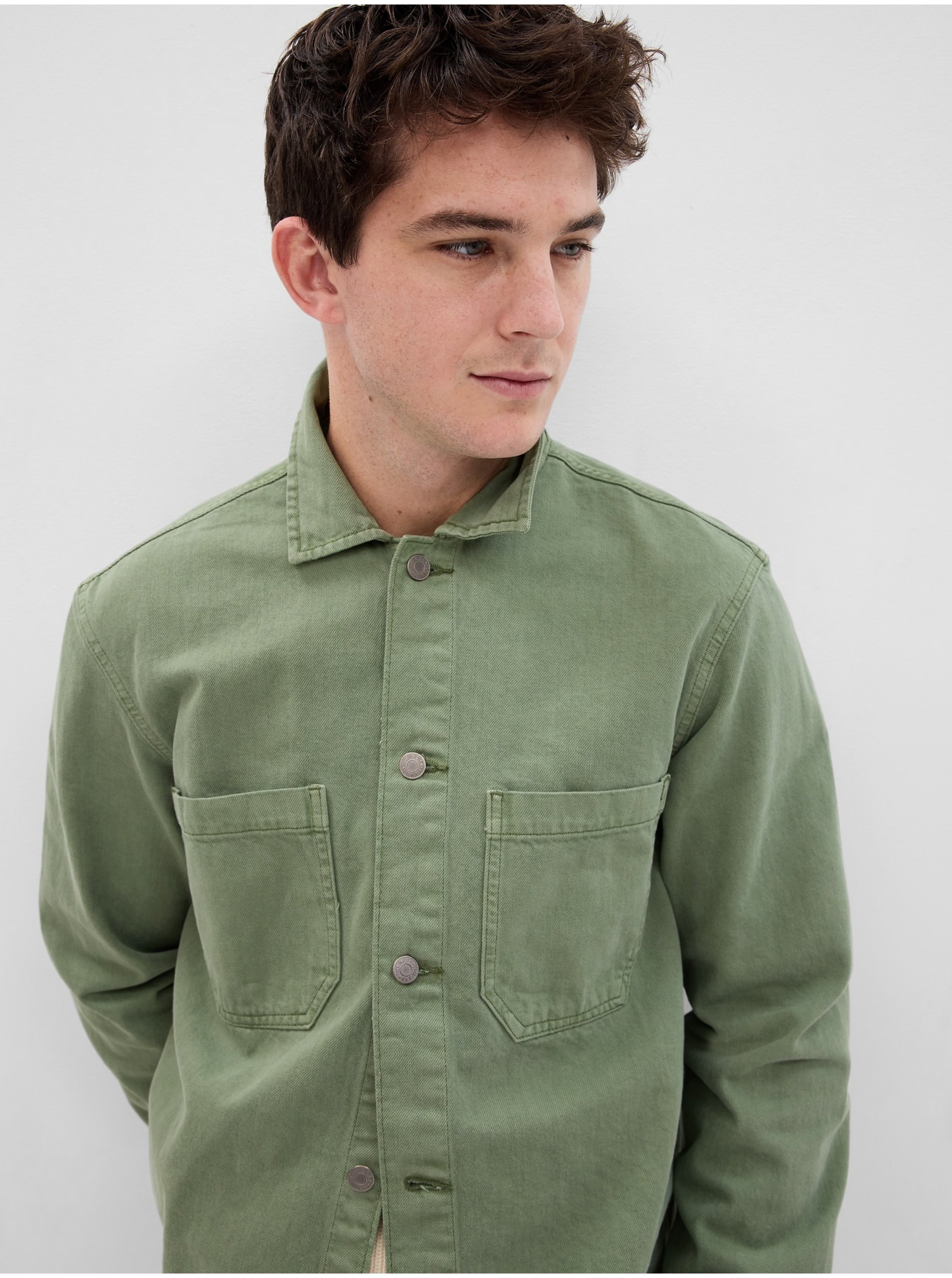 Lacno Zelená pánska rifľová košeľová bunda GAP
