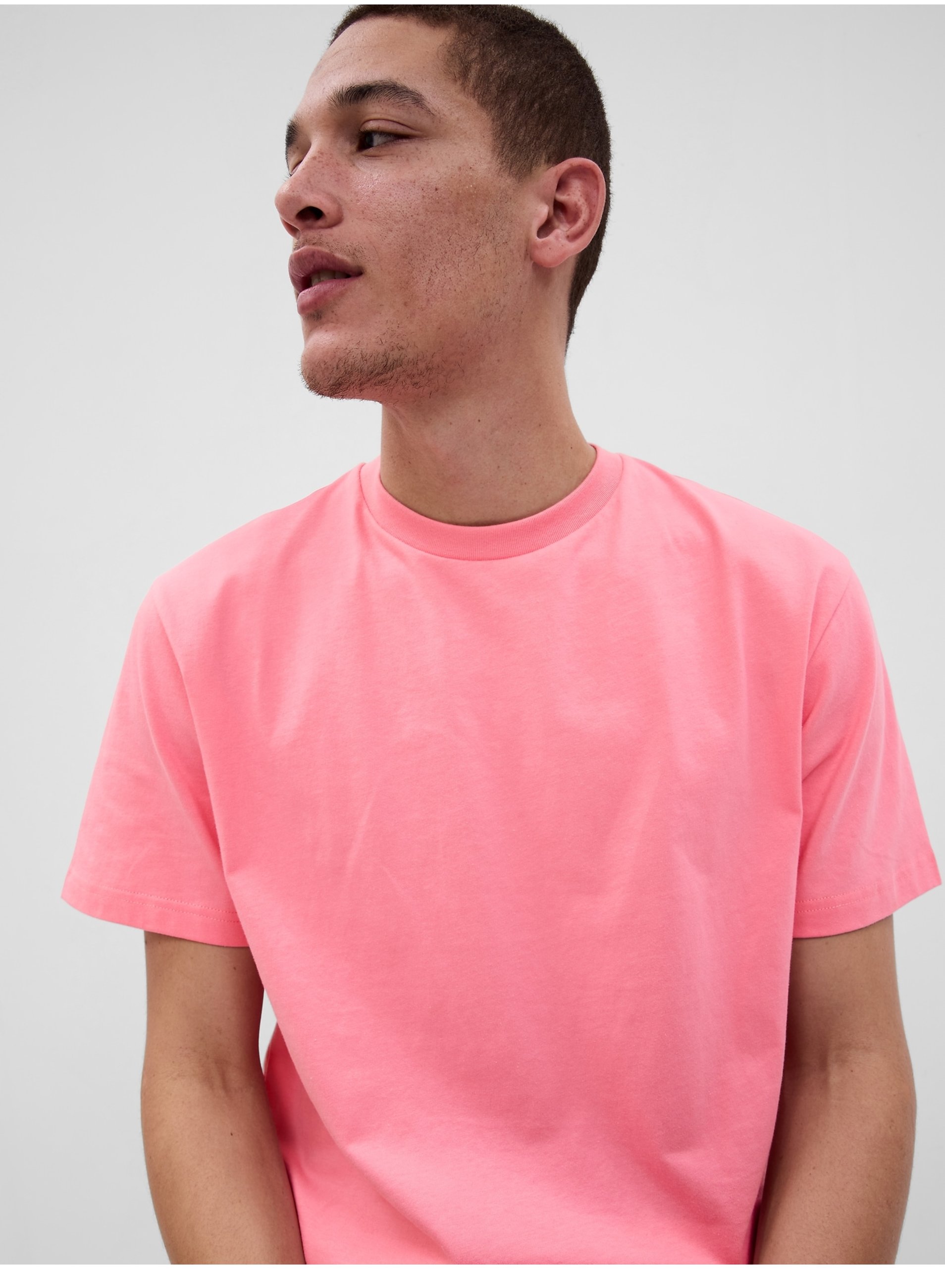 E-shop Růžové pánské basic tričko GAP