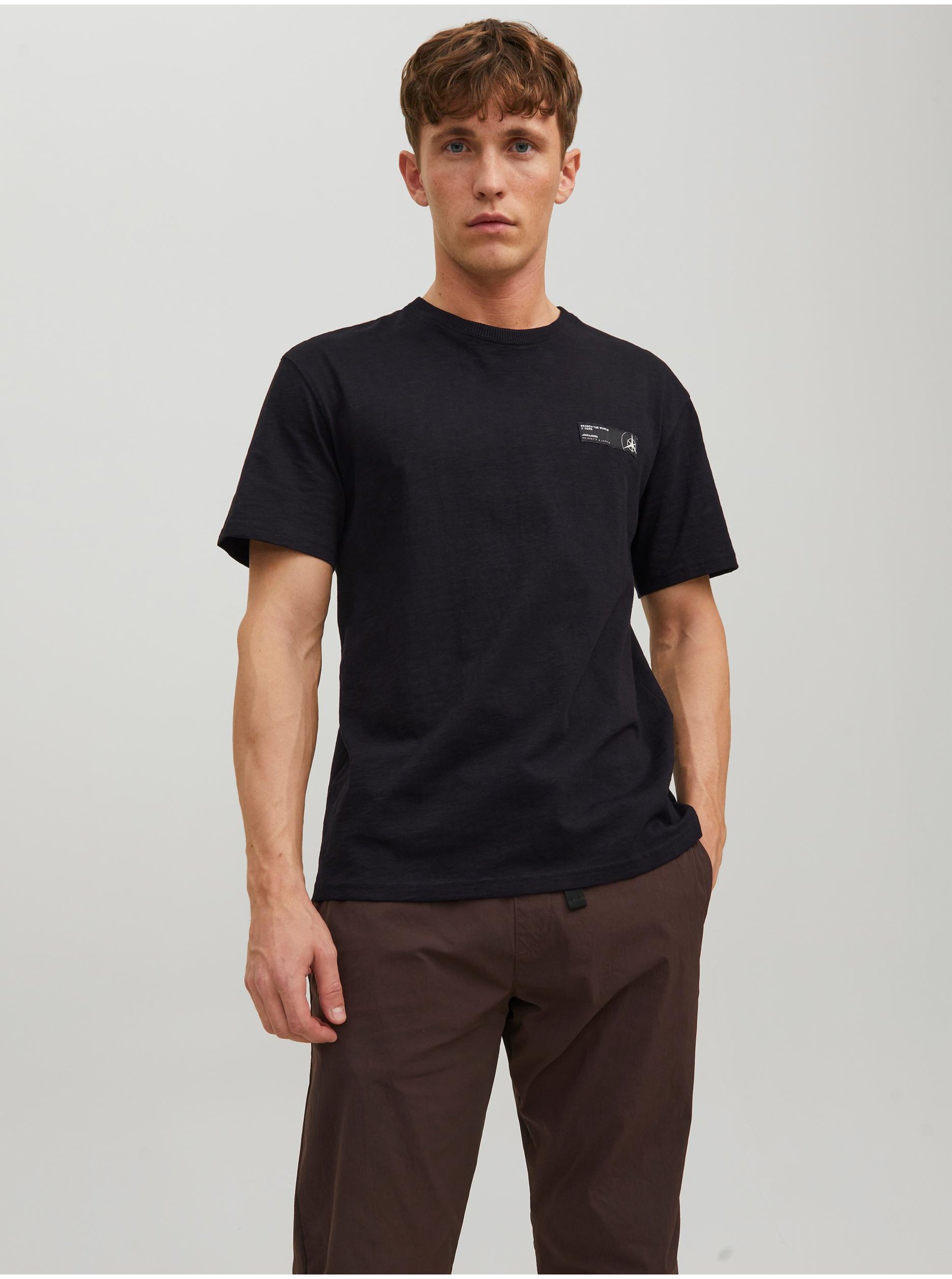 Lacno Čierne pánske tričko s potlačou na chrbte Jack & Jones Navigator