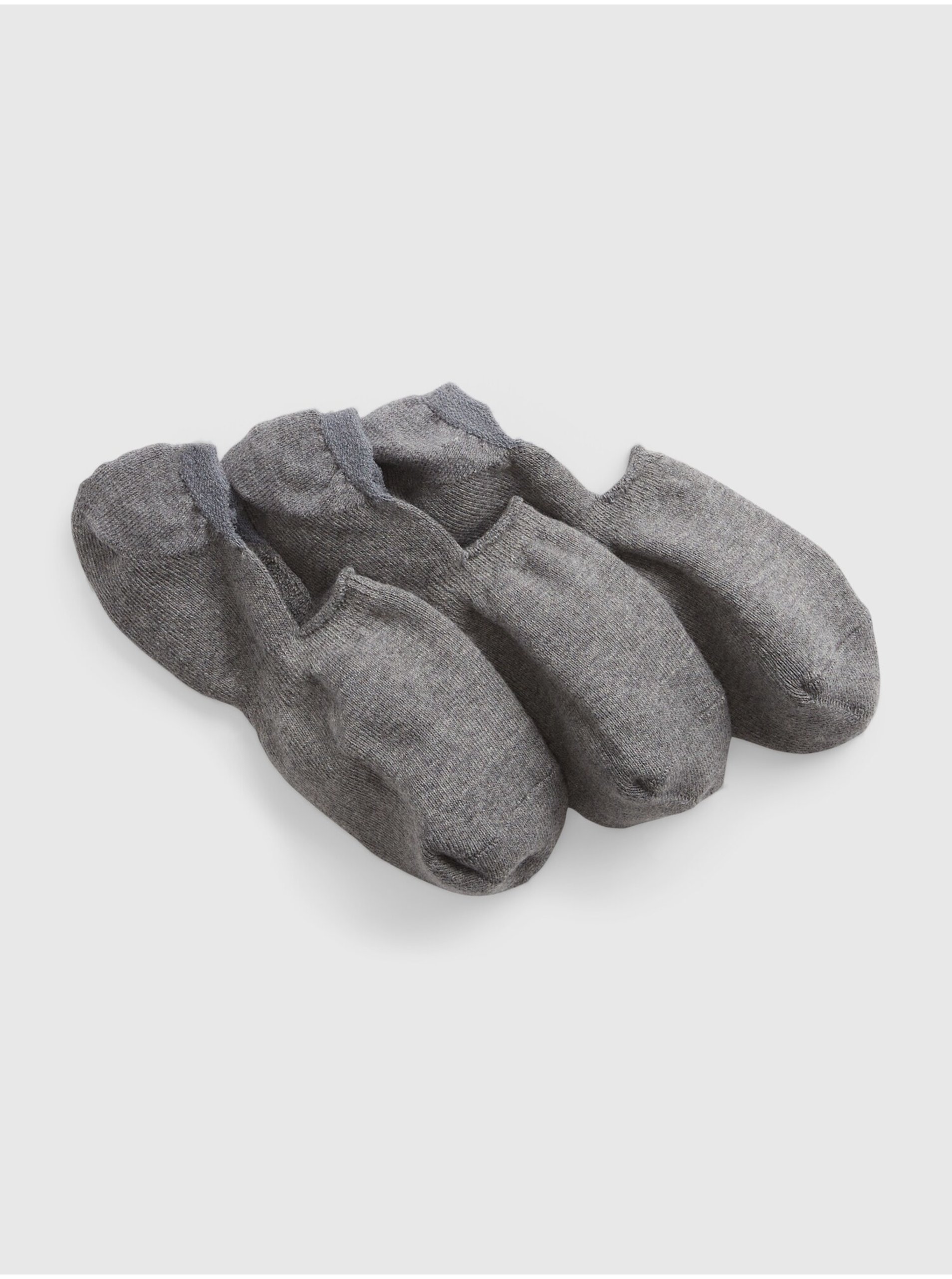 E-shop Sada tří párů pánských neviditelných ponožek v šedé barvě GAP