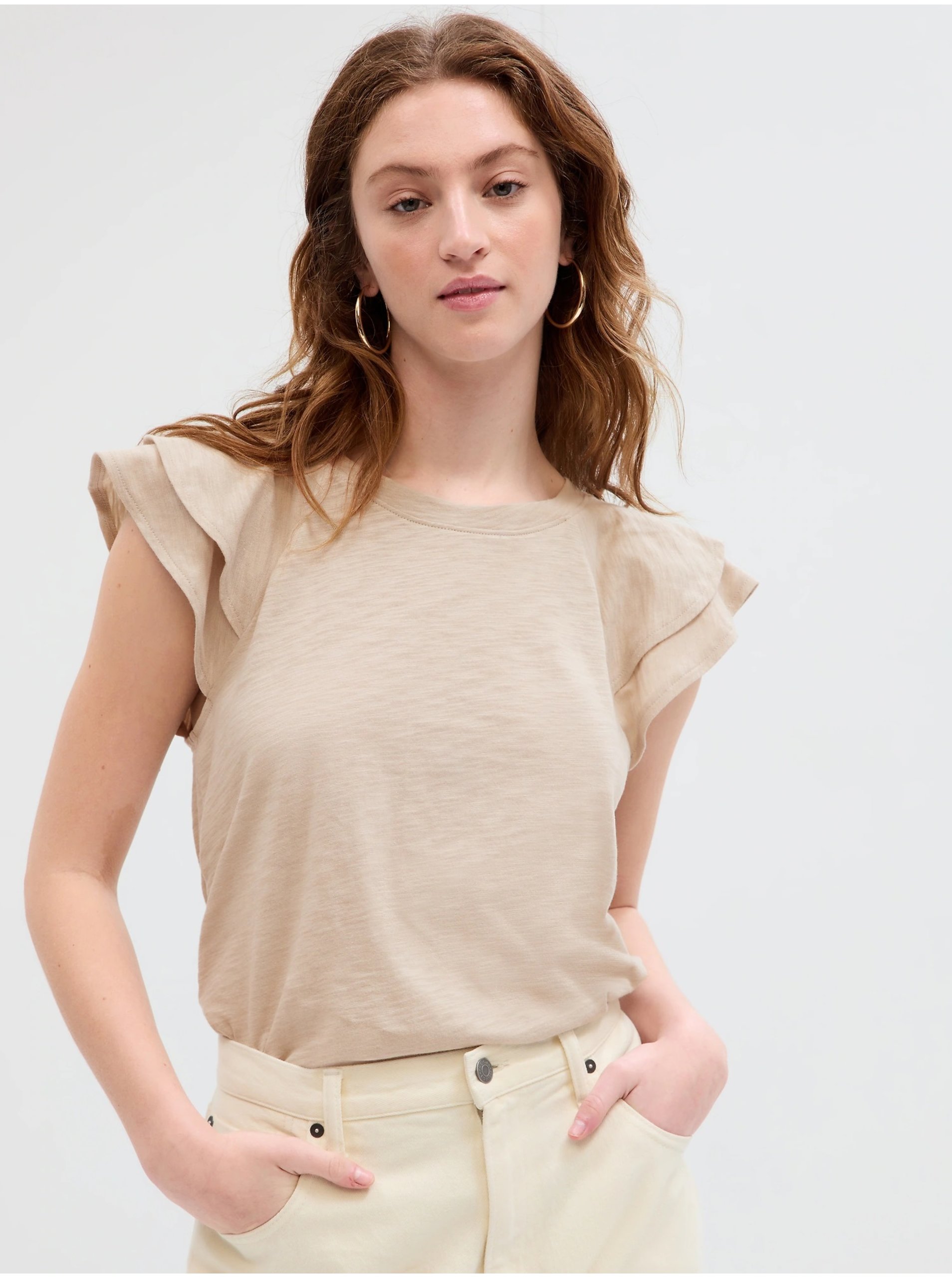 E-shop Béžové dámské tričko s volánovými rukávy GAP