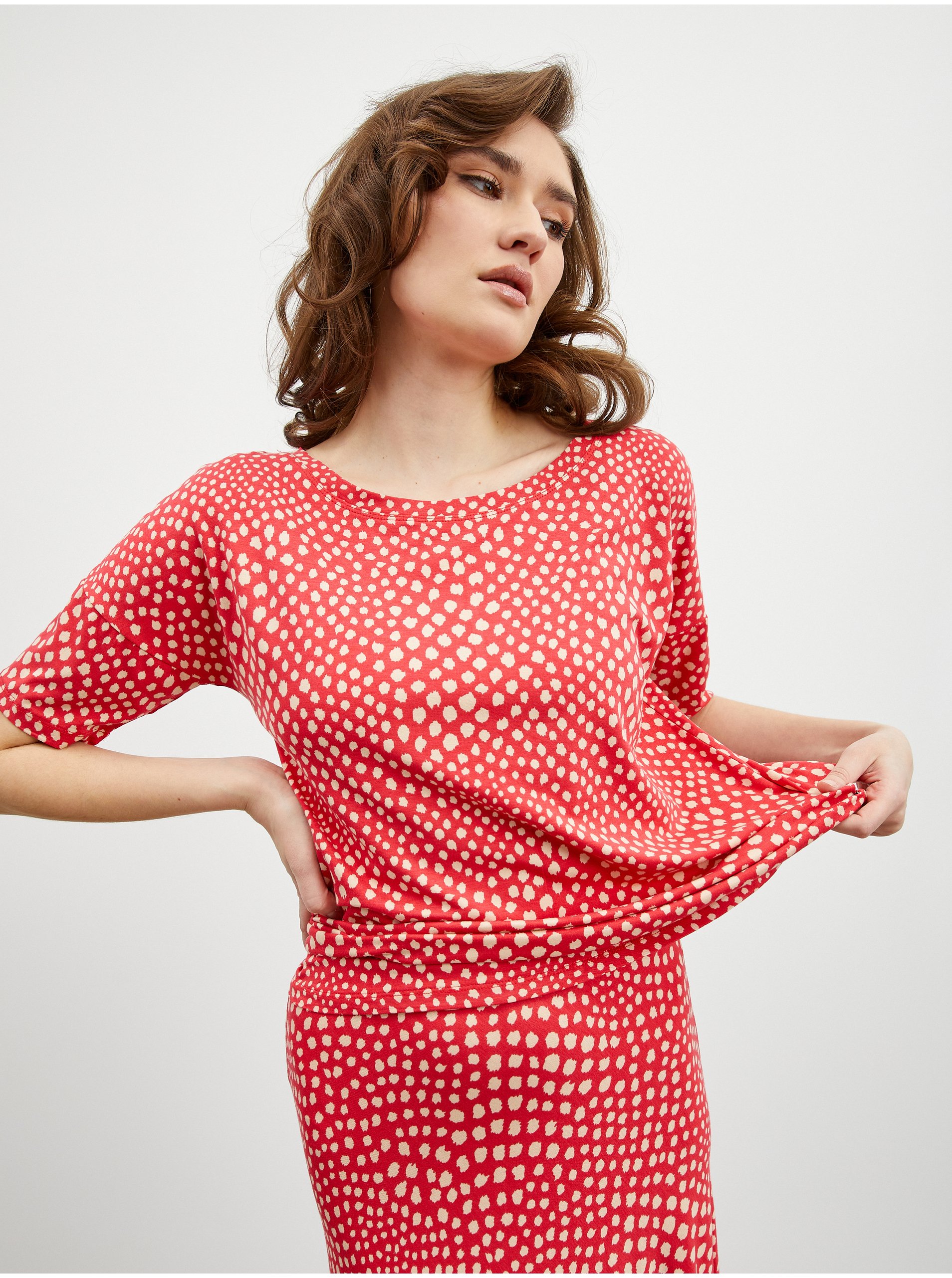 Lacno Béžovo-červené dámske vzorované tričko ZOOT Normandie