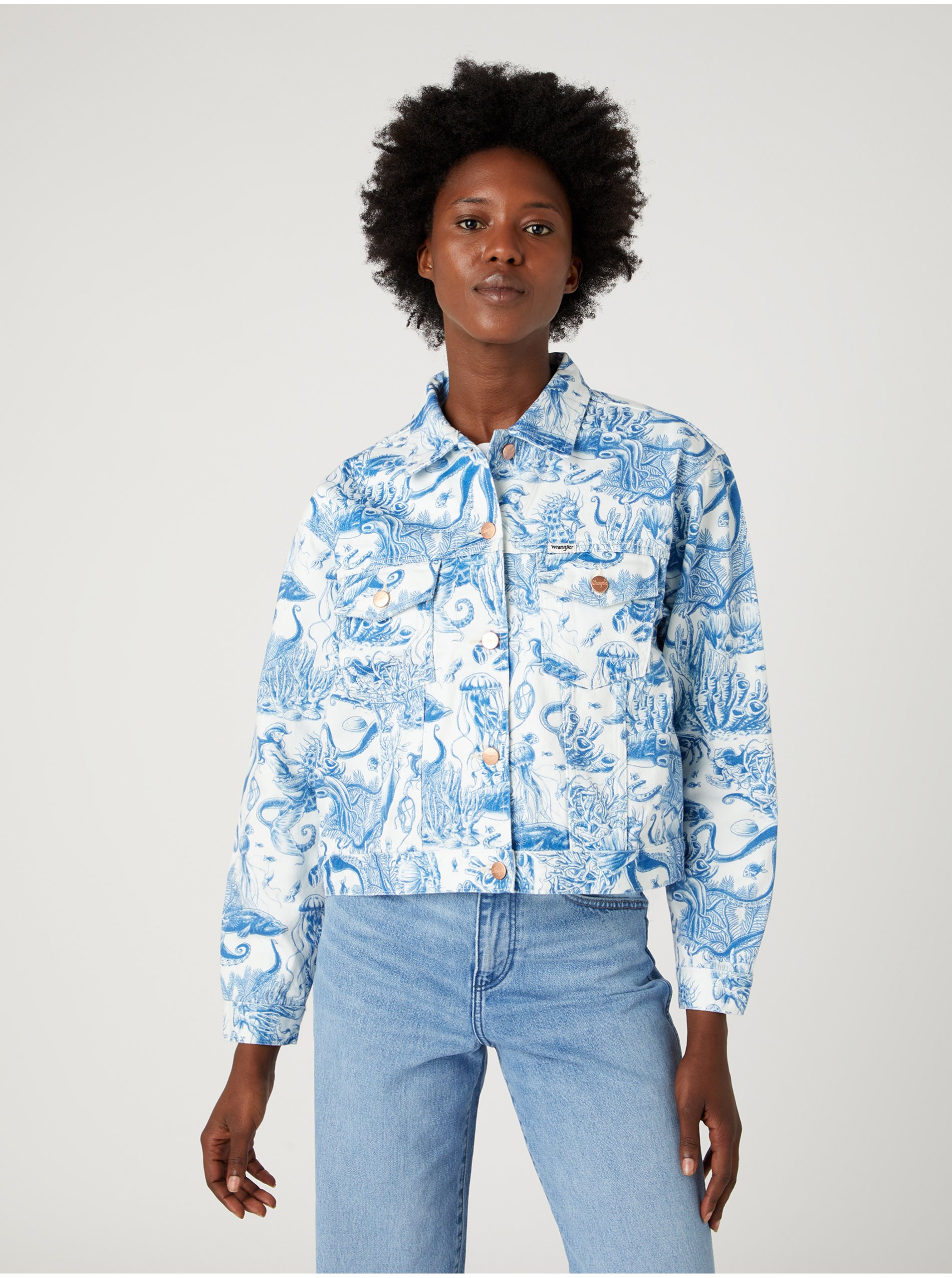 E-shop Bílo-modrá dámská vzorovaná džínová bunda Wrangler