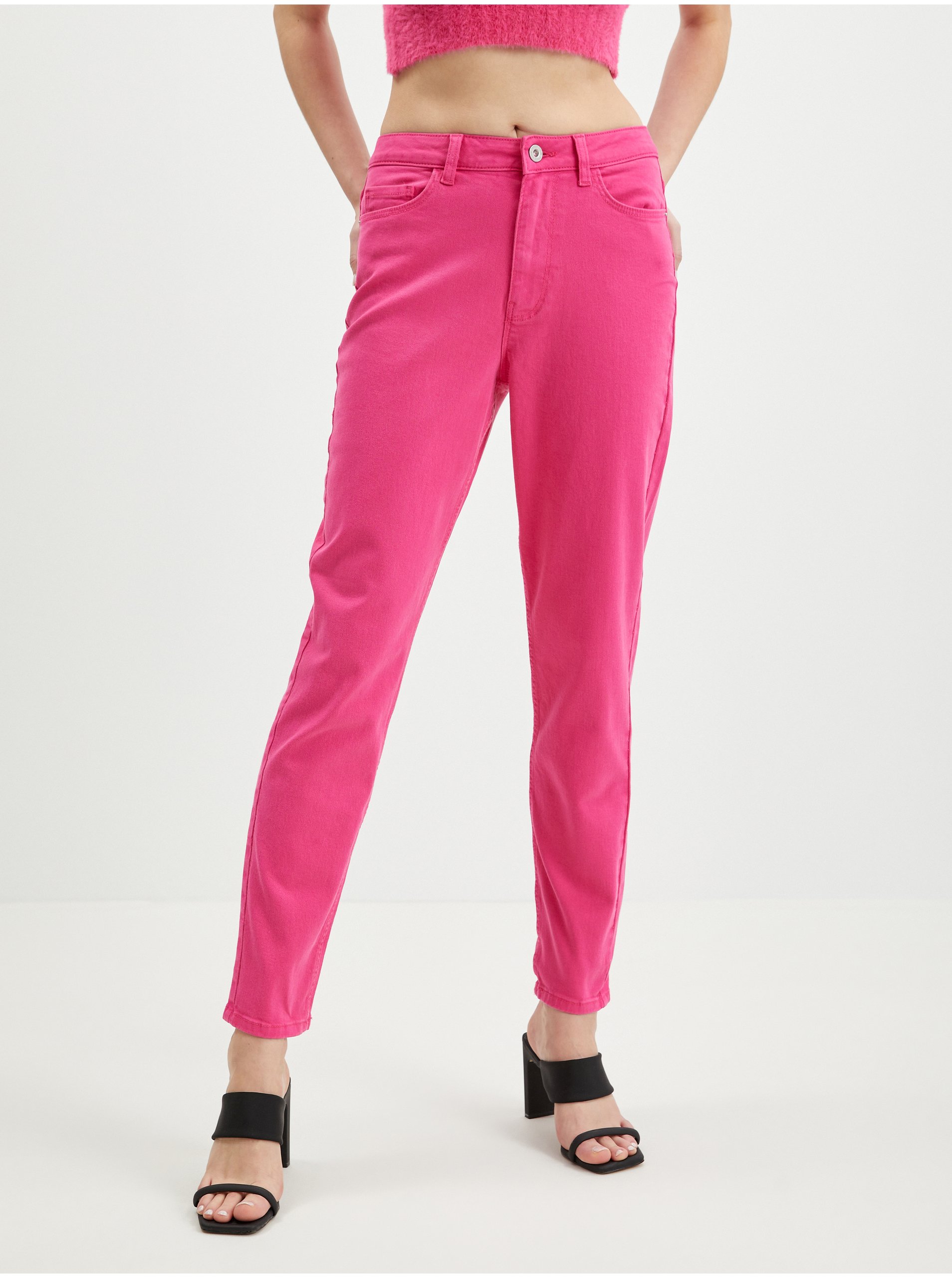 Levně Tmavě růžové dámské zkrácené mom fit džíny Pieces Kesia