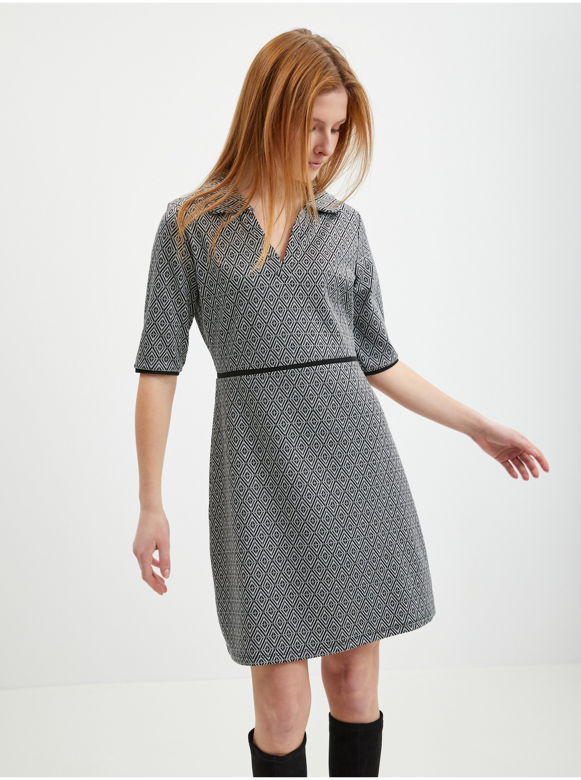 E-shop Černé dámské vzorované svetrové šaty ORSAY