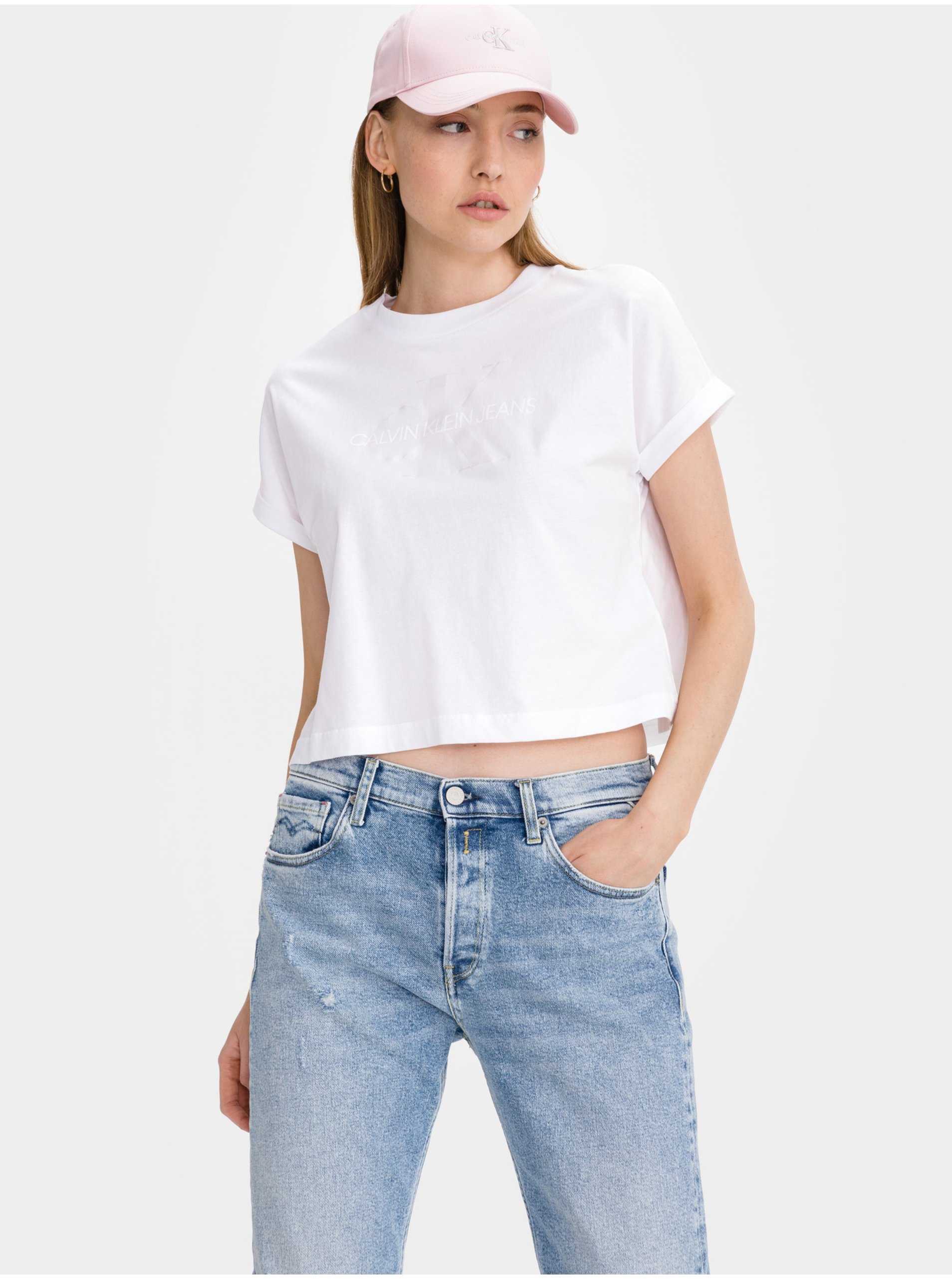 Levně Bílé dámské zkrácené volné tričko Calvin Klein Jeans