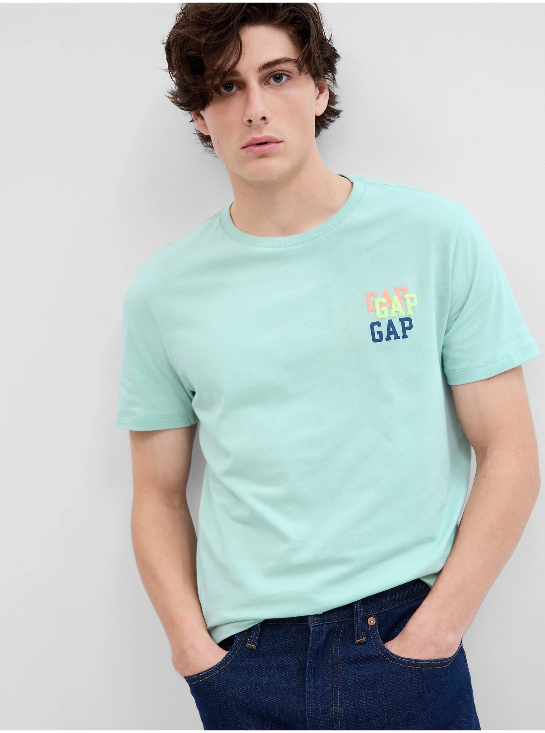 Lacno Tyrkysové pánske tričko s logom GAP