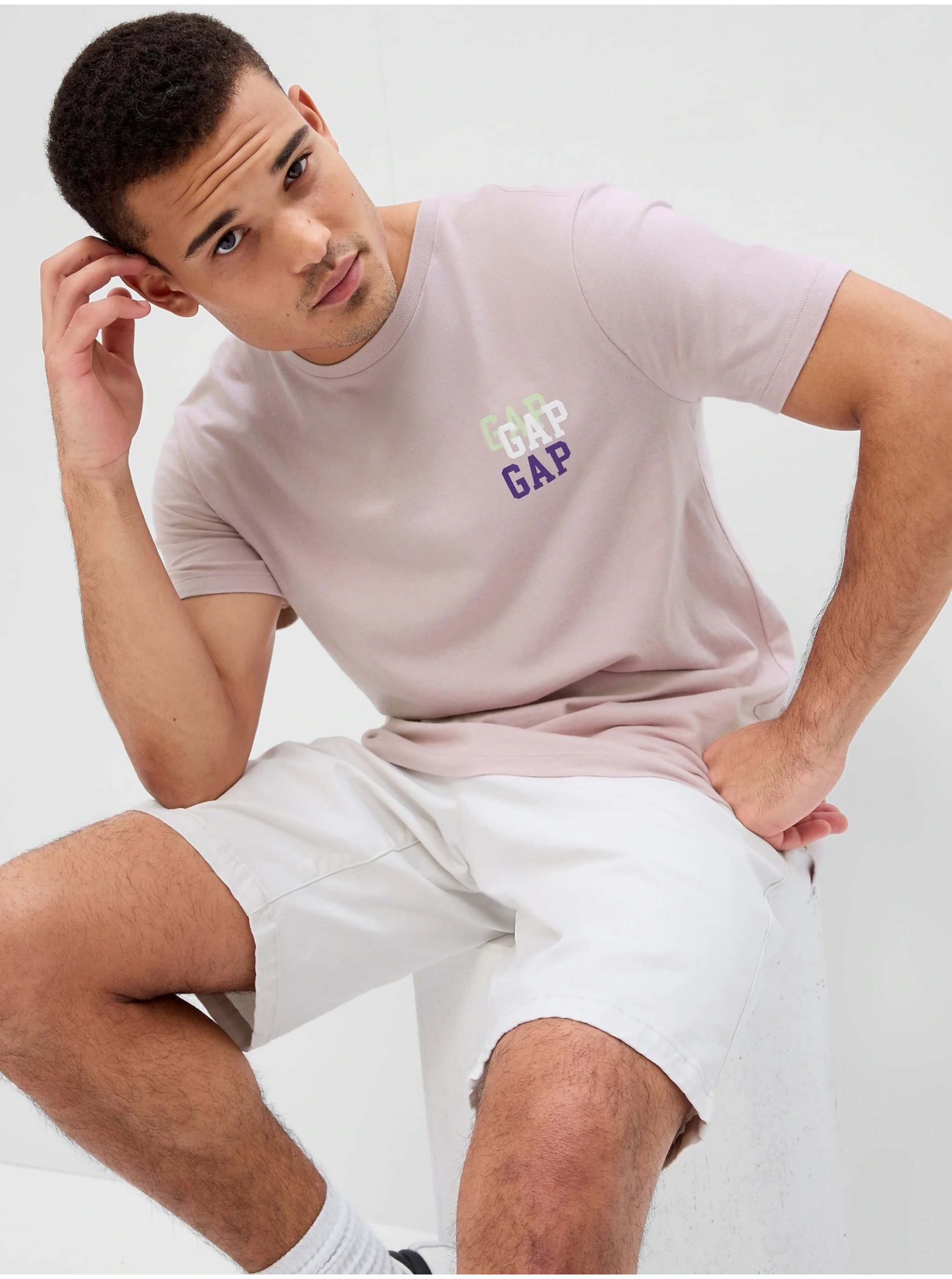Lacno Svetlofialové pánske tričko s logom GAP