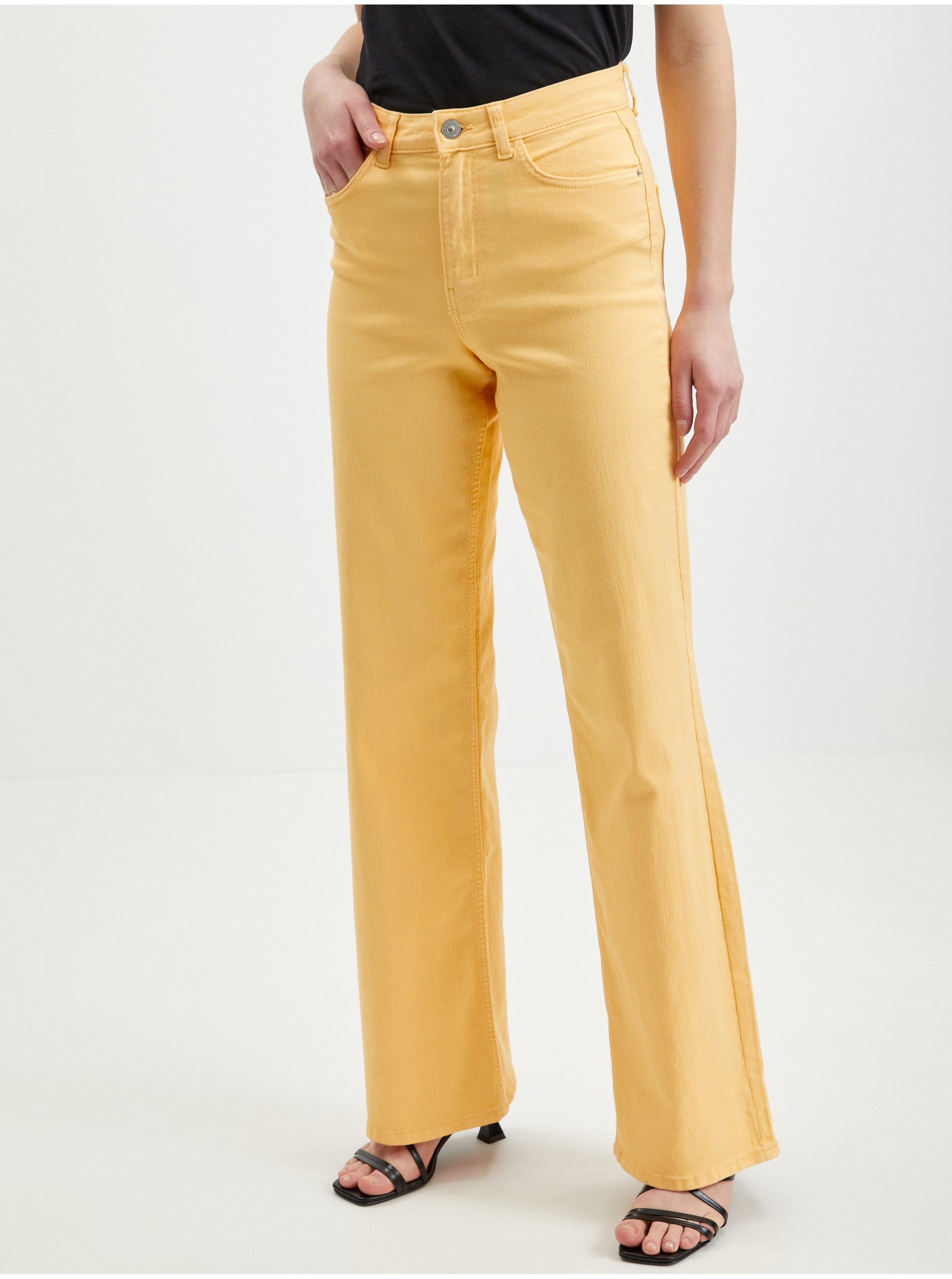 Levně Žluté dámské široké džíny Pieces Peggy