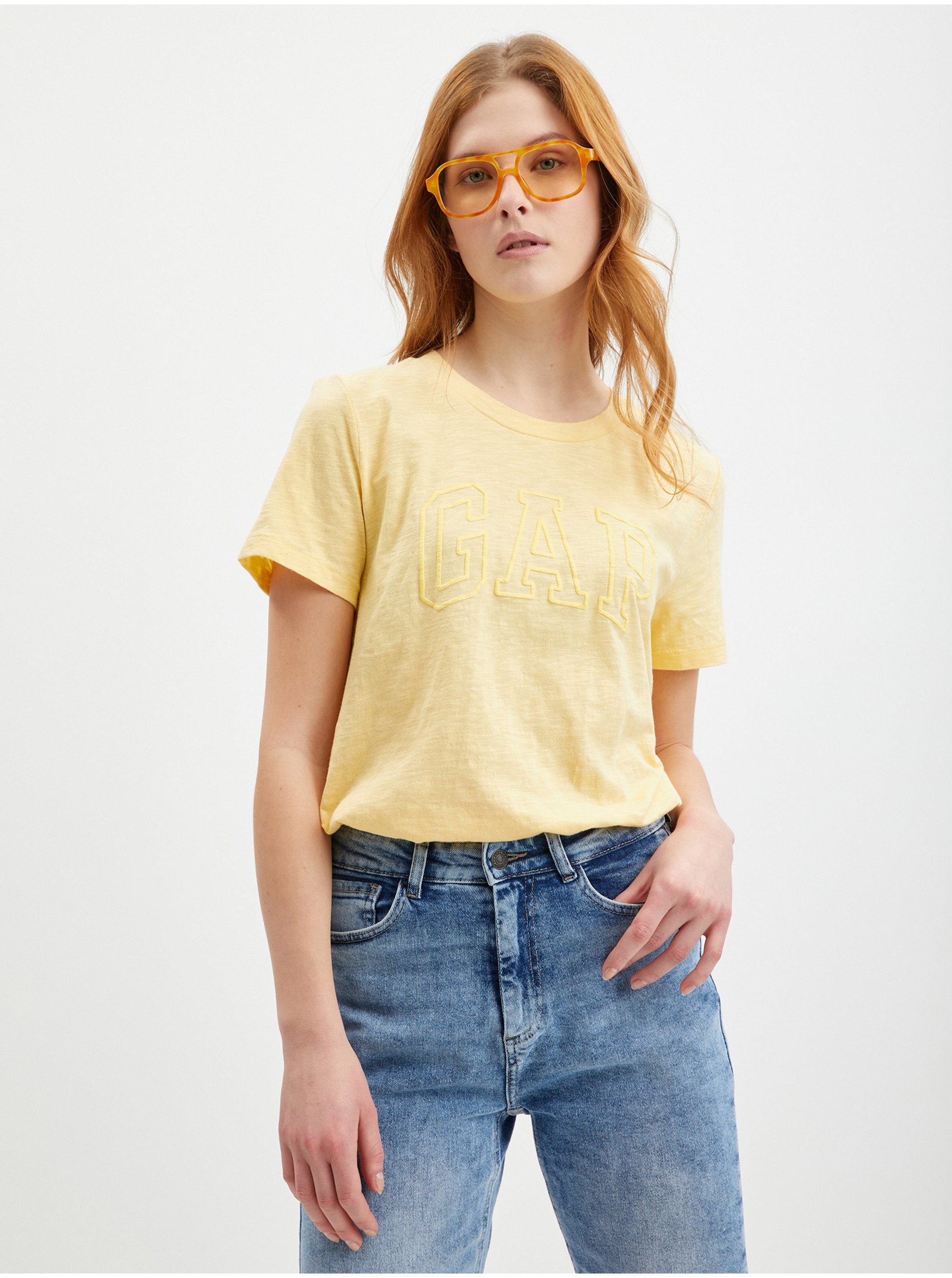 Levně Žluté dámské bavlněné tričko s logem GAP