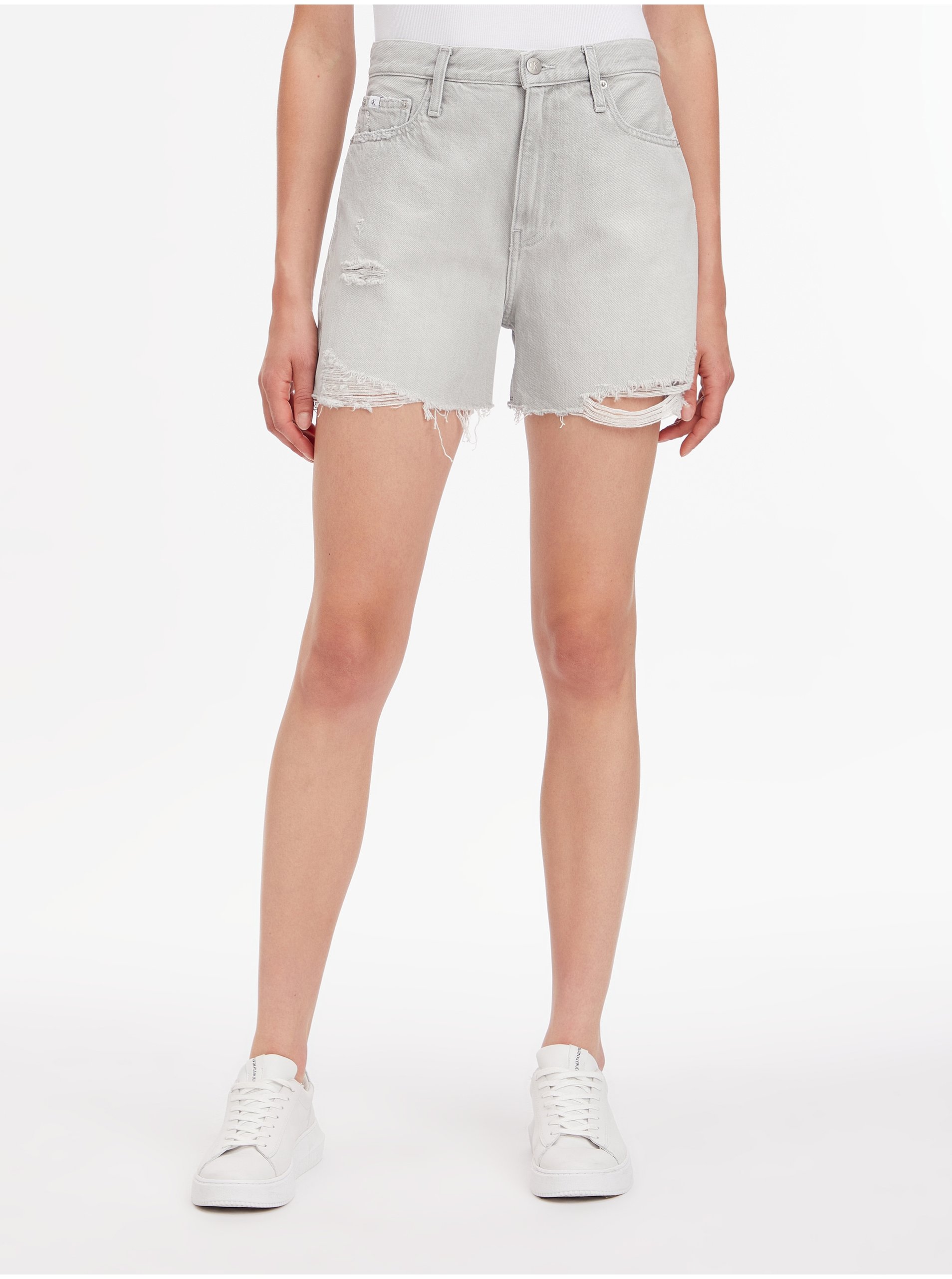 Lacno Kraťasy pre ženy Calvin Klein Jeans - svetlosivá