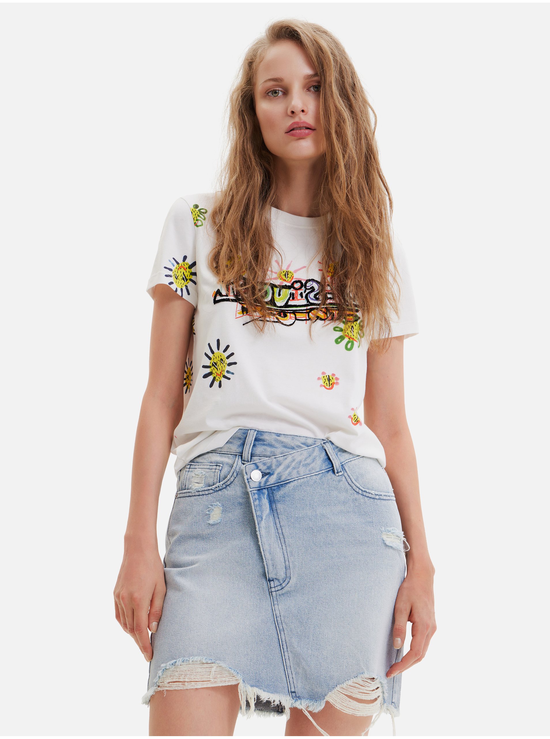 E-shop Bílé dámské tričko s potiskem Desigual Margapepo