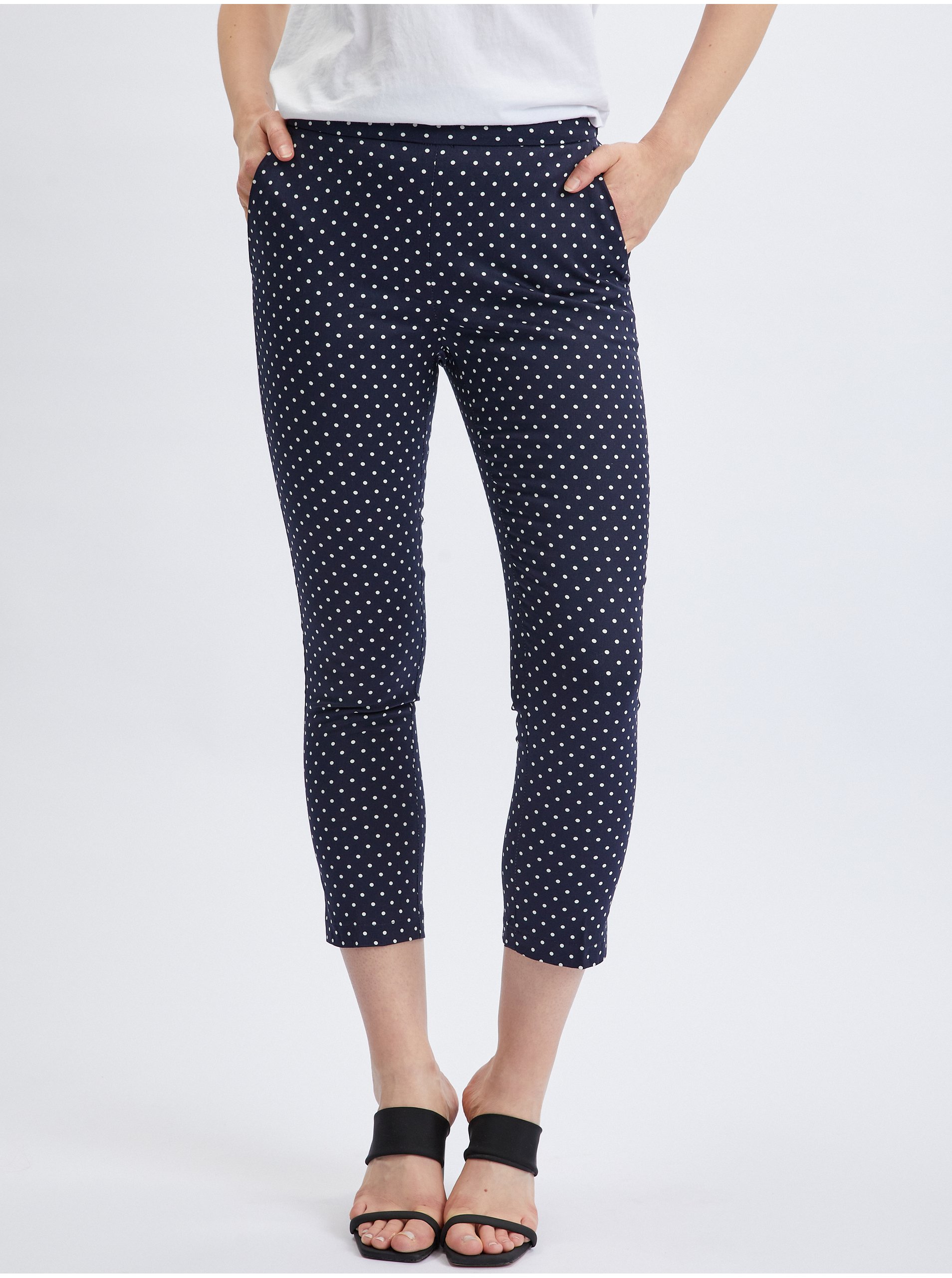 E-shop Tmavě modré dámské tříčtvrteční puntíkované kalhoty ORSAY