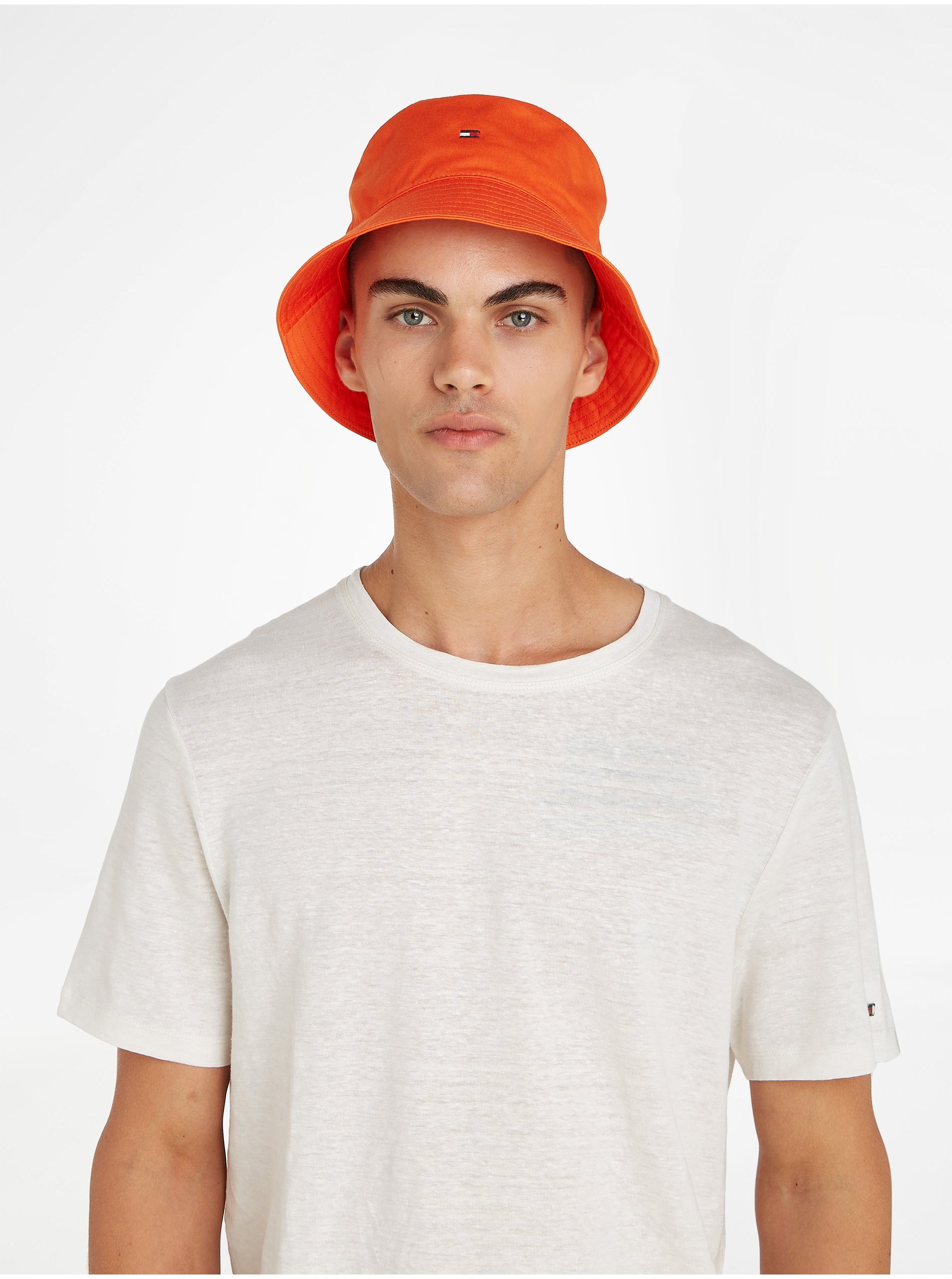Levně Oranžový pánský klobouk Tommy Hilfiger Flag Bucket