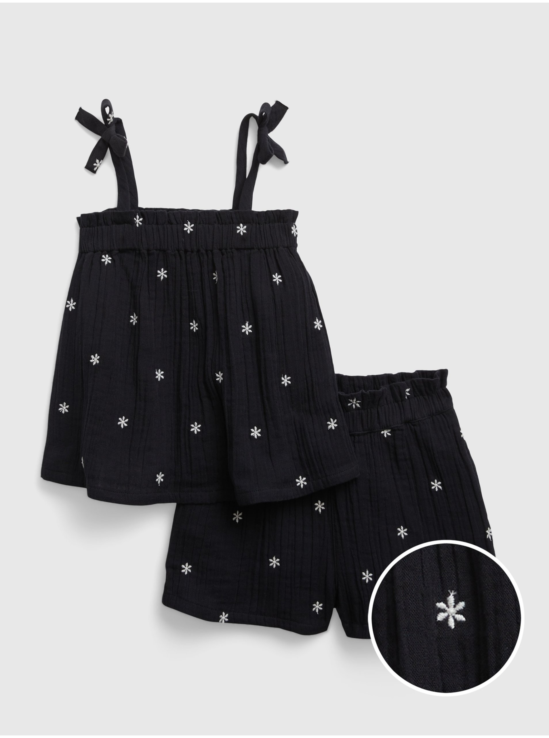 E-shop Sada holčičího květovaného tílka a kraťasů v černé barvě GAP