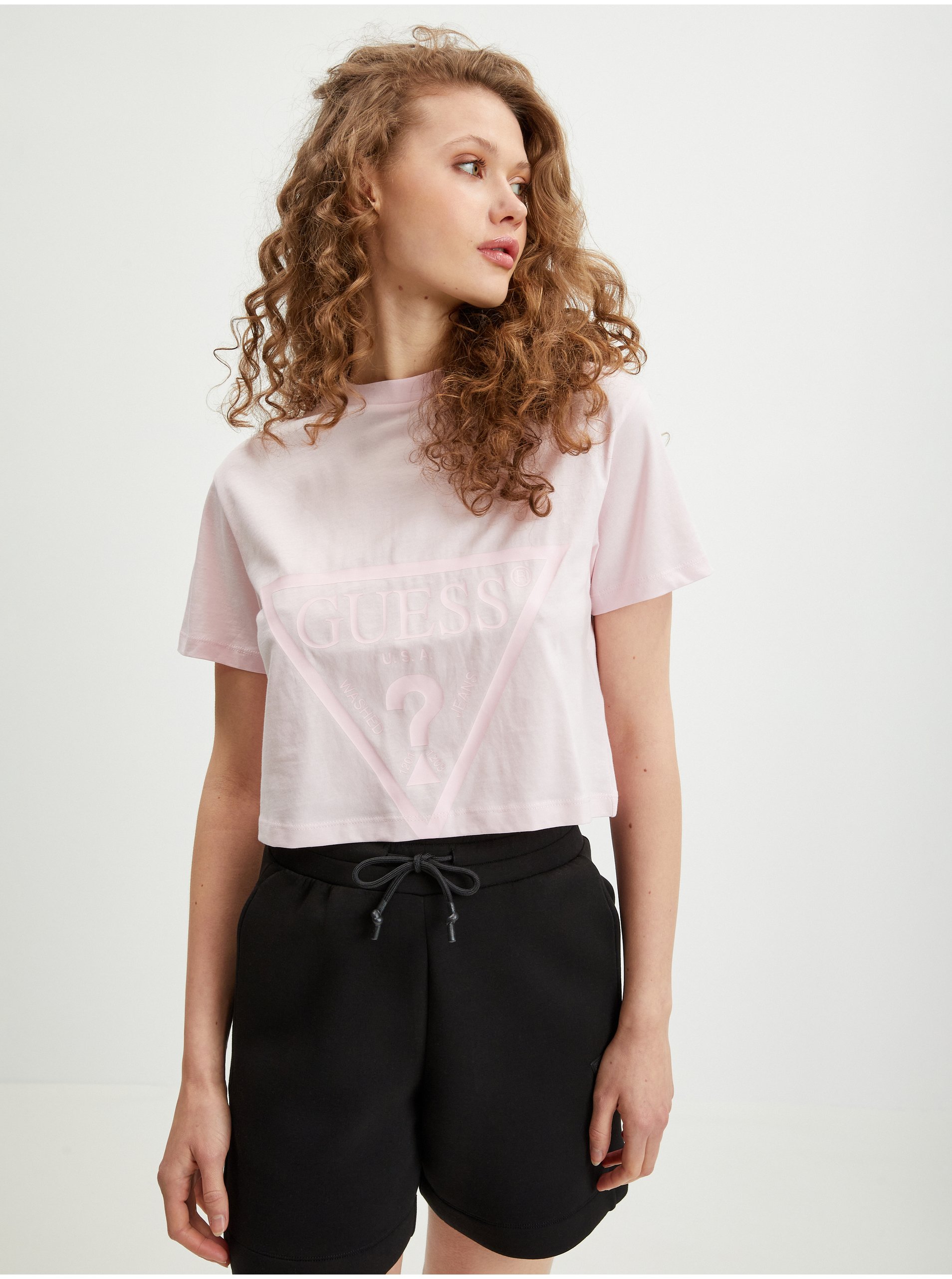E-shop Světle růžové dámské tričko Guess Adele