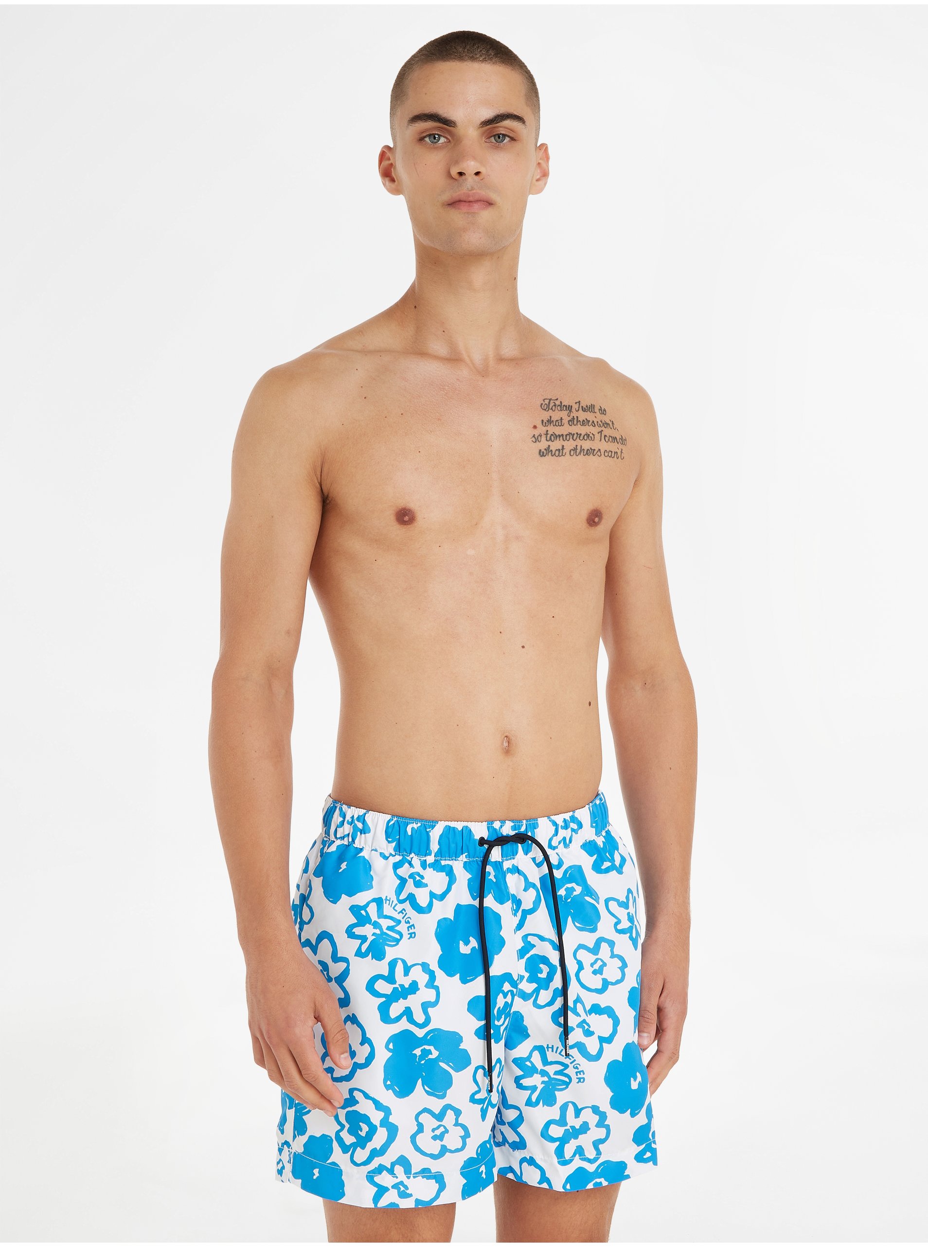 Levně Modro-bílé pánské květované plavky Tommy Hilfiger Underwear
