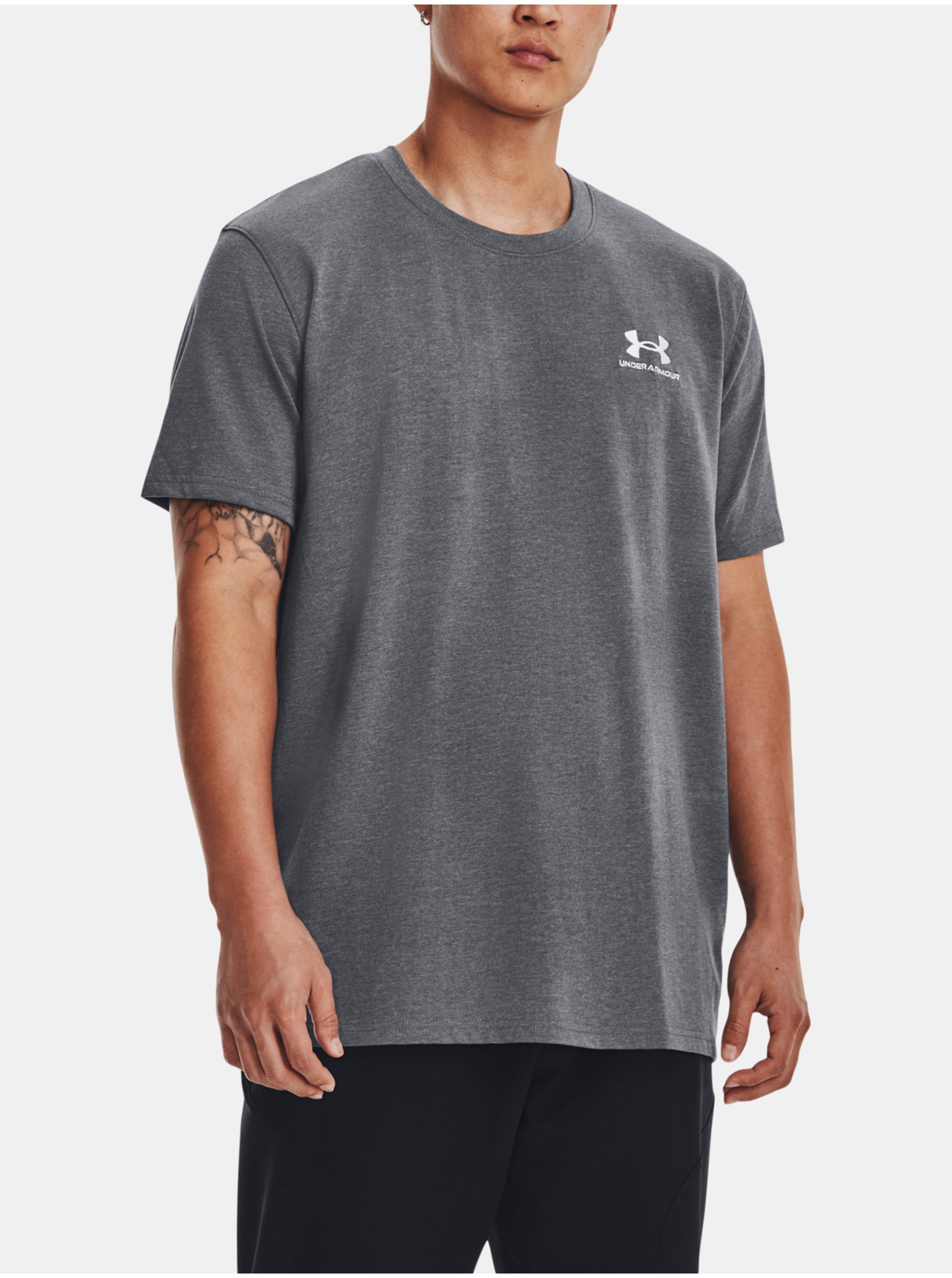 Levně Šedé pánské tričko Under Armour UA LOGO EMB HEAVYWEIGHT SS