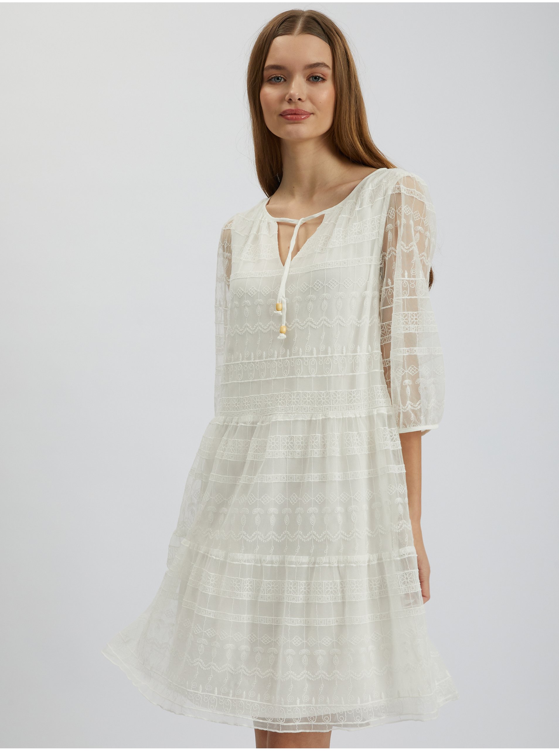 Levně Bílé dámské krajkové šaty ORSAY