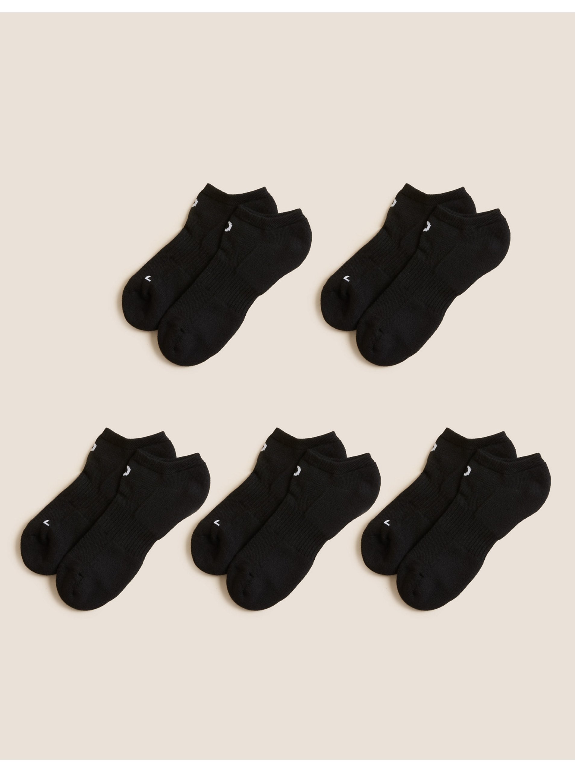 Levně Sada pěti párů dámských sportovních ponožek v černé barvě Marks & Spencer Trainer Liners™