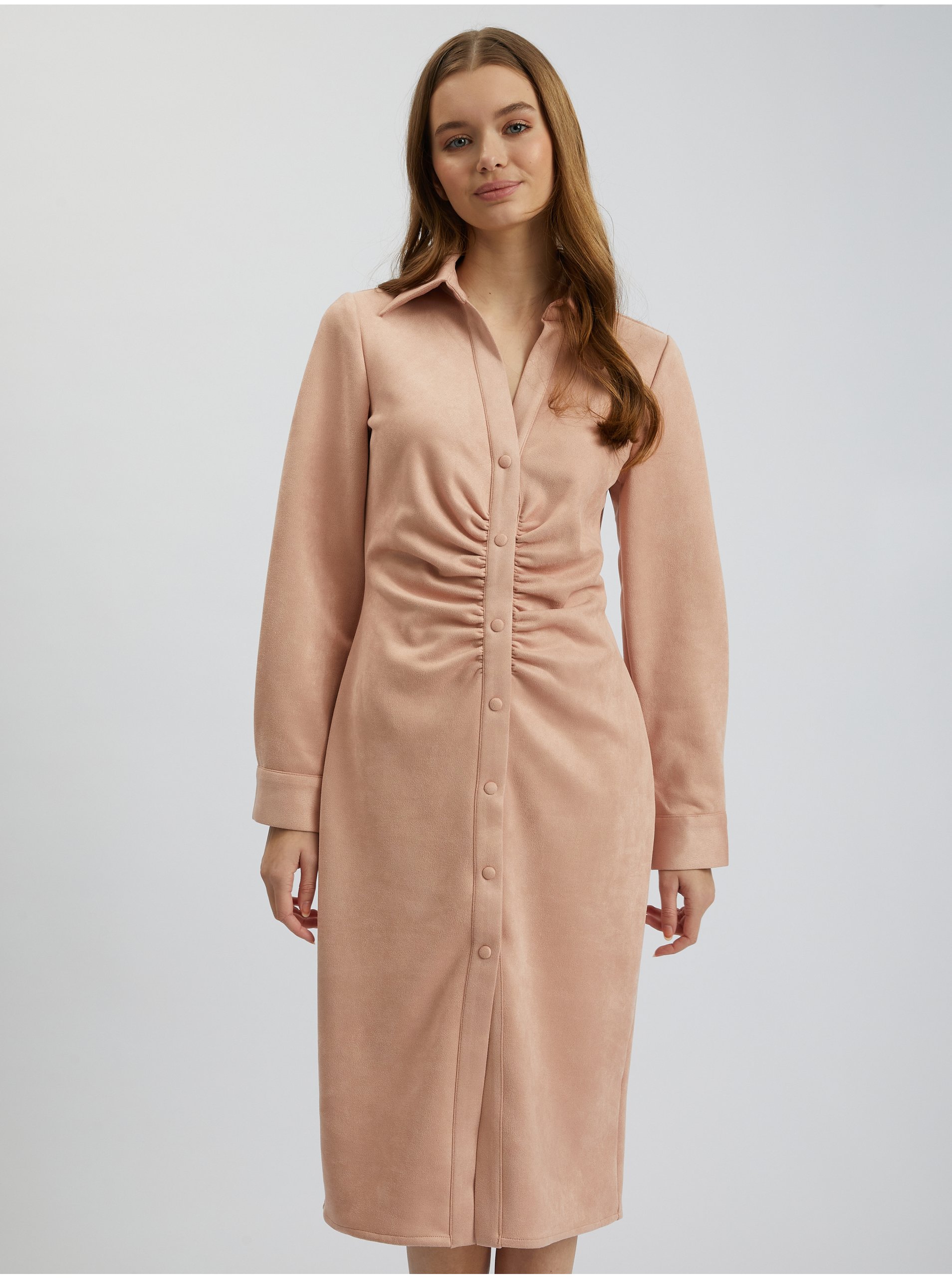 E-shop Světle růžové dámské pouzdrové šaty v semišové úpravě ORSAY