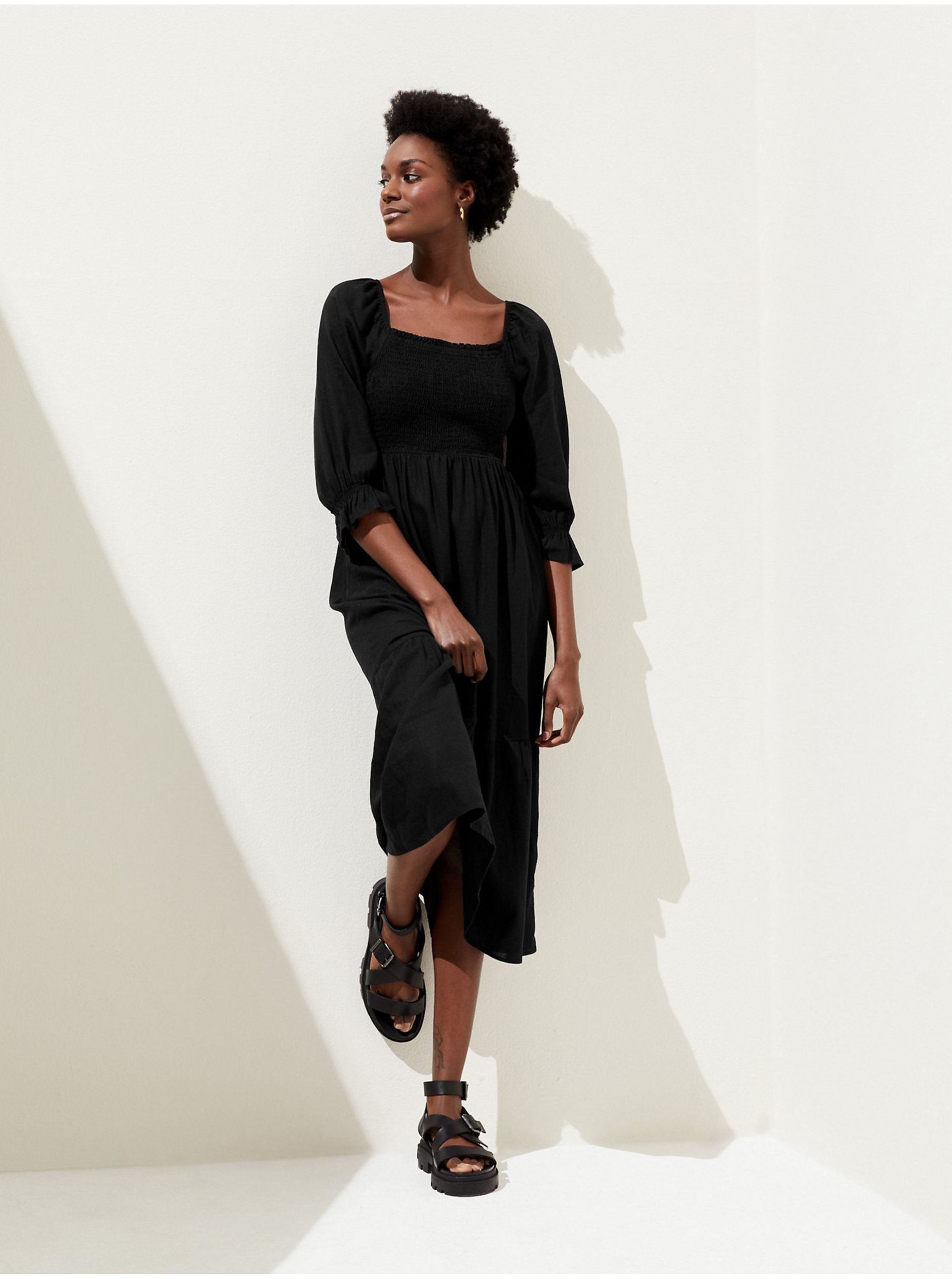 Levně Černé dámské midi šaty s tříčtvrtečním rukávem Marks & Spencer