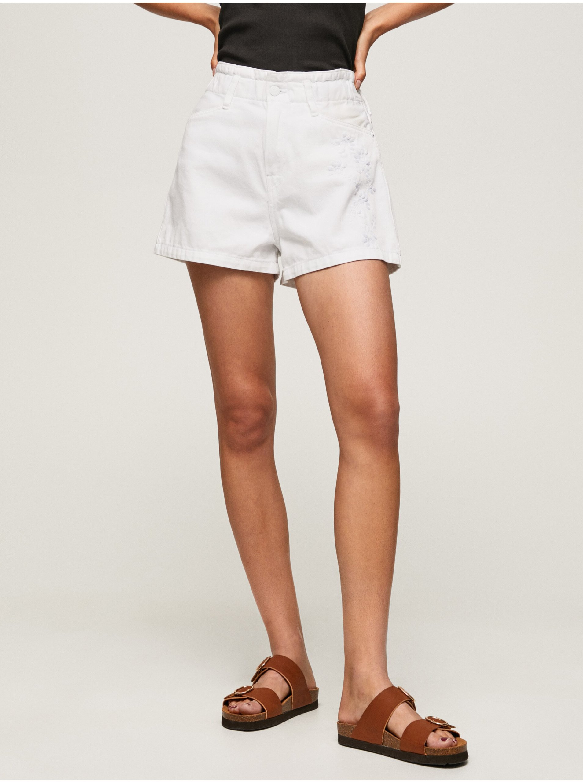 E-shop Bílé dámské džínové kraťasy Pepe Jeans