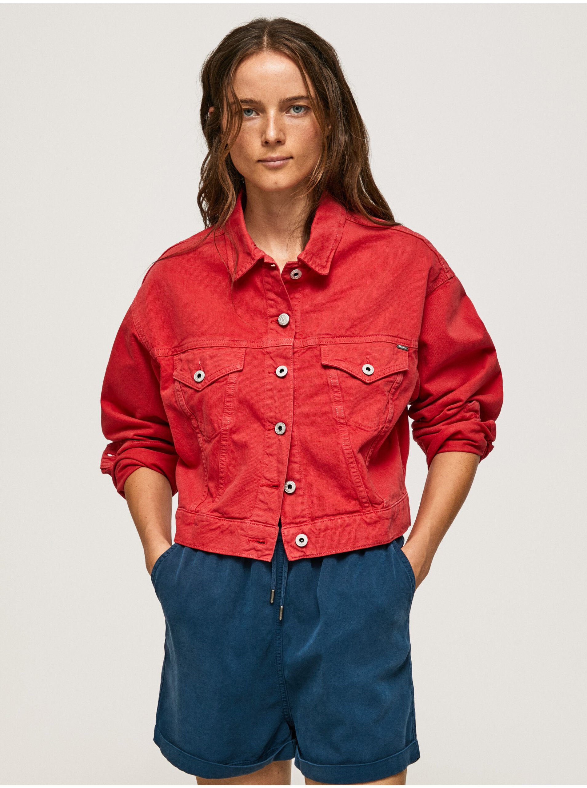 Levně Červená dámská džínová bunda Pepe Jeans