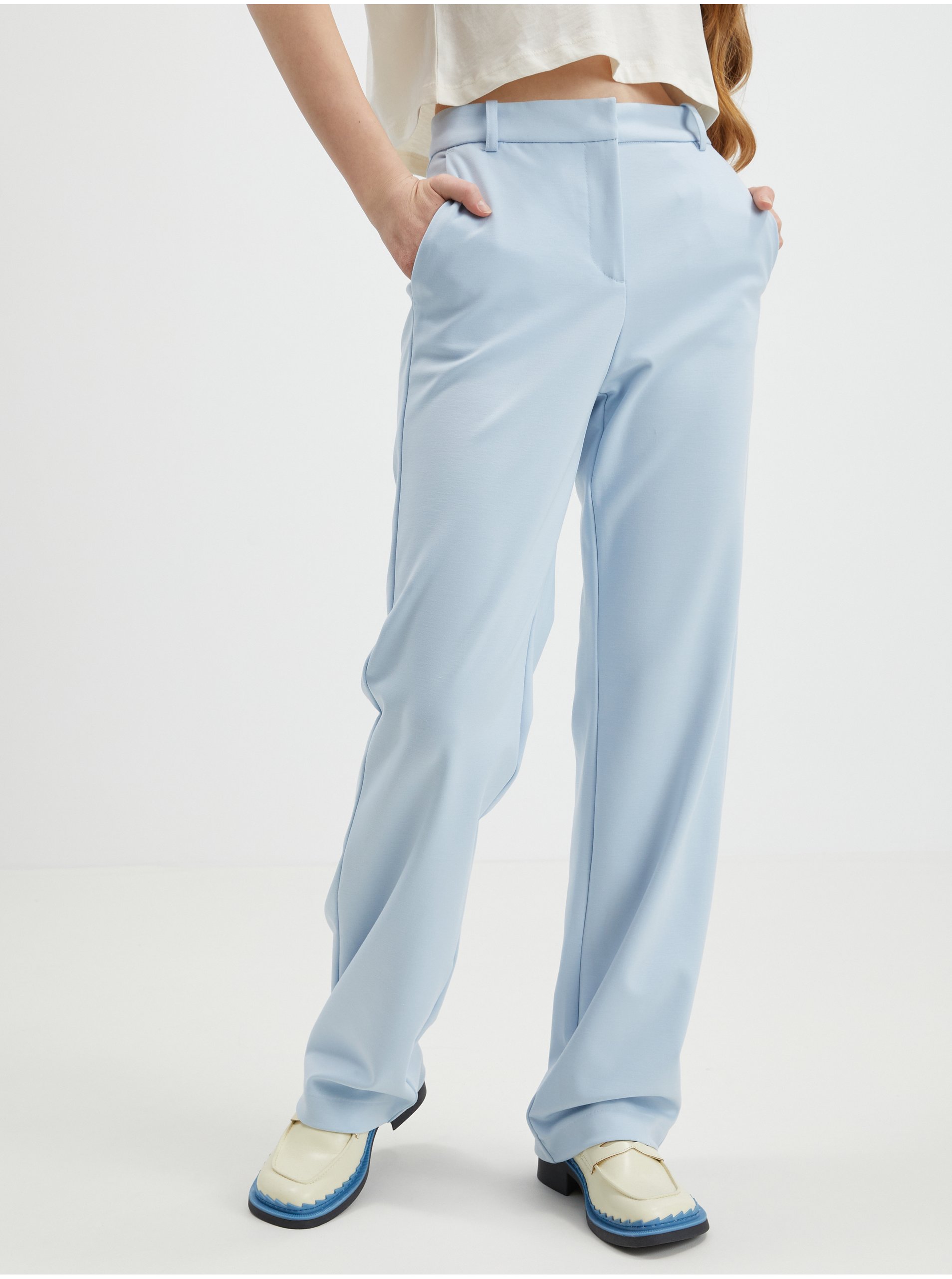 E-shop Světle modré dámské kalhoty VERO MODA Lucca