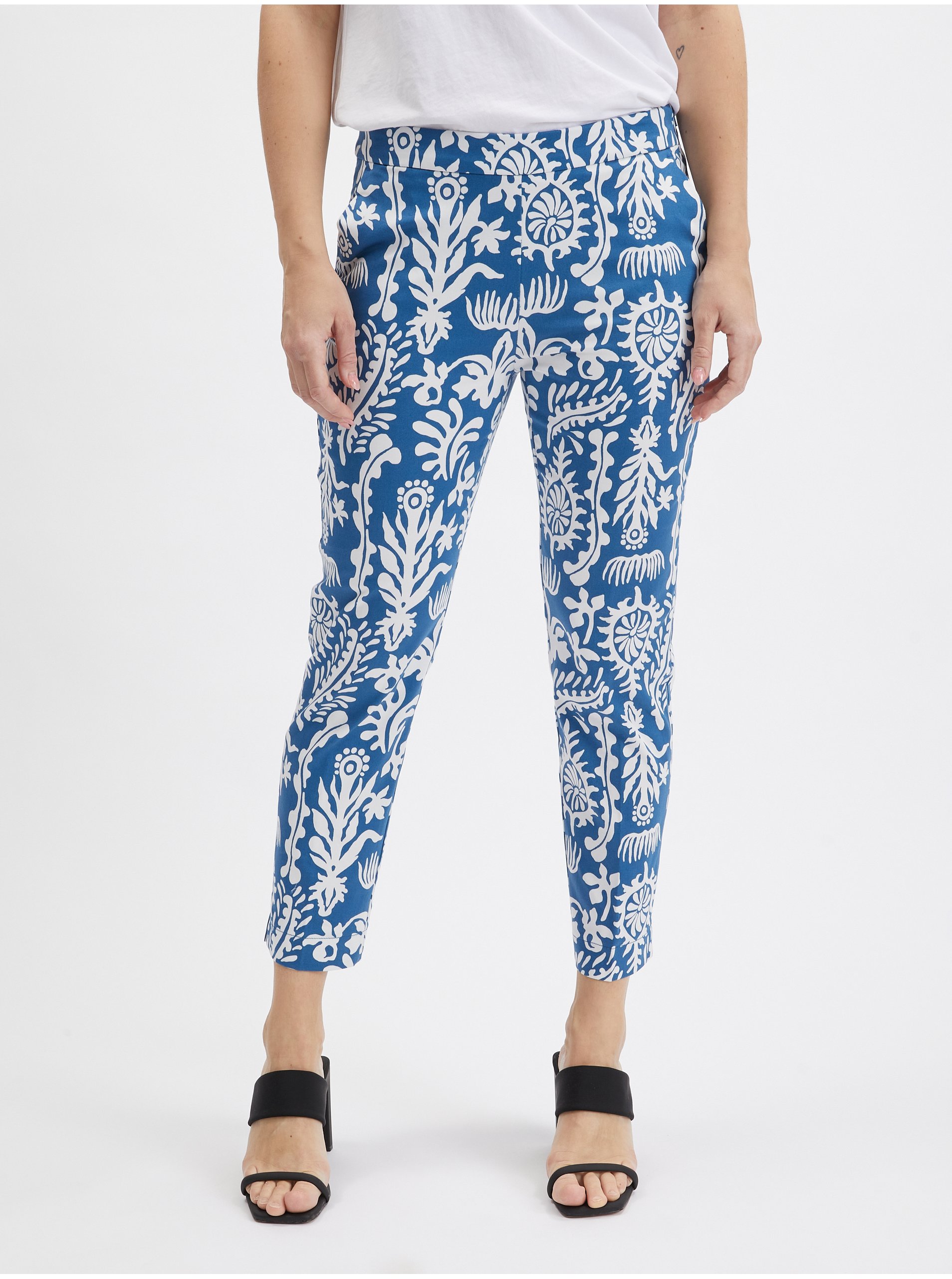 Levně Bílo-modré dámské vzorované kalhoty ORSAY