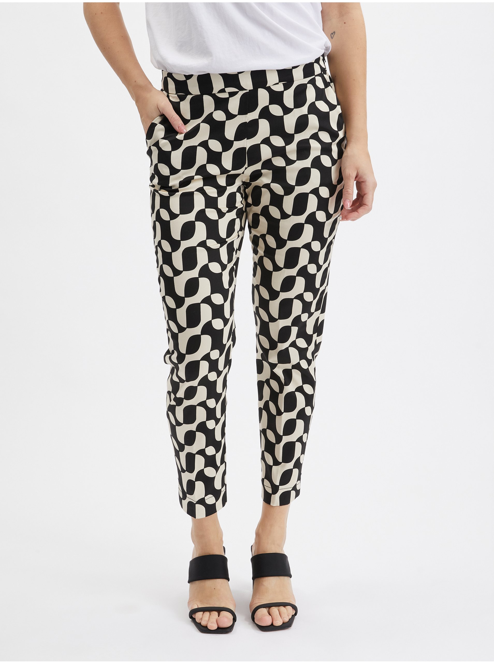 E-shop Krémovo-černé dámské vzorované kalhoty ORSAY