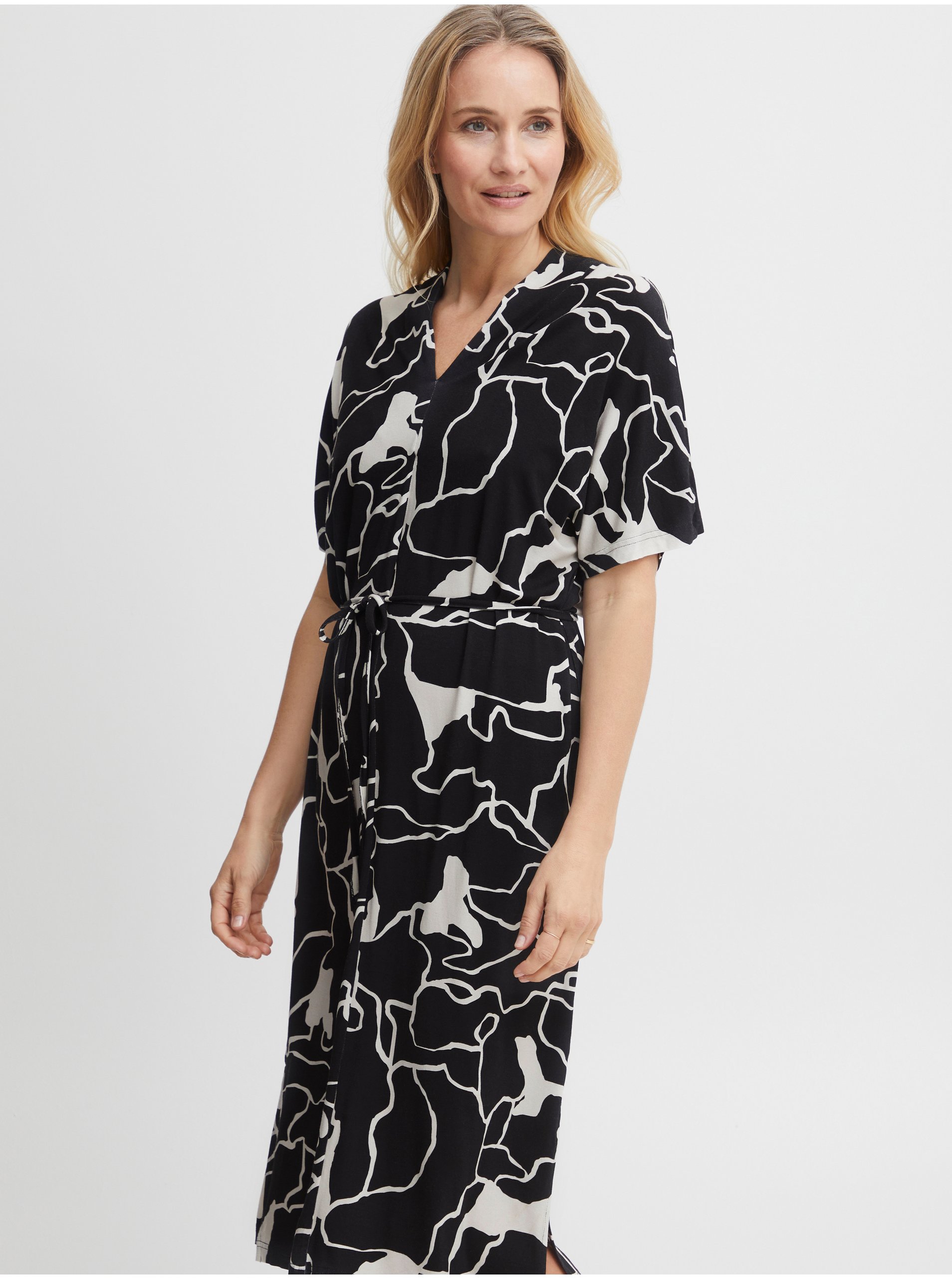 E-shop Bílo-černé dámské vzorované košilové šaty Fransa
