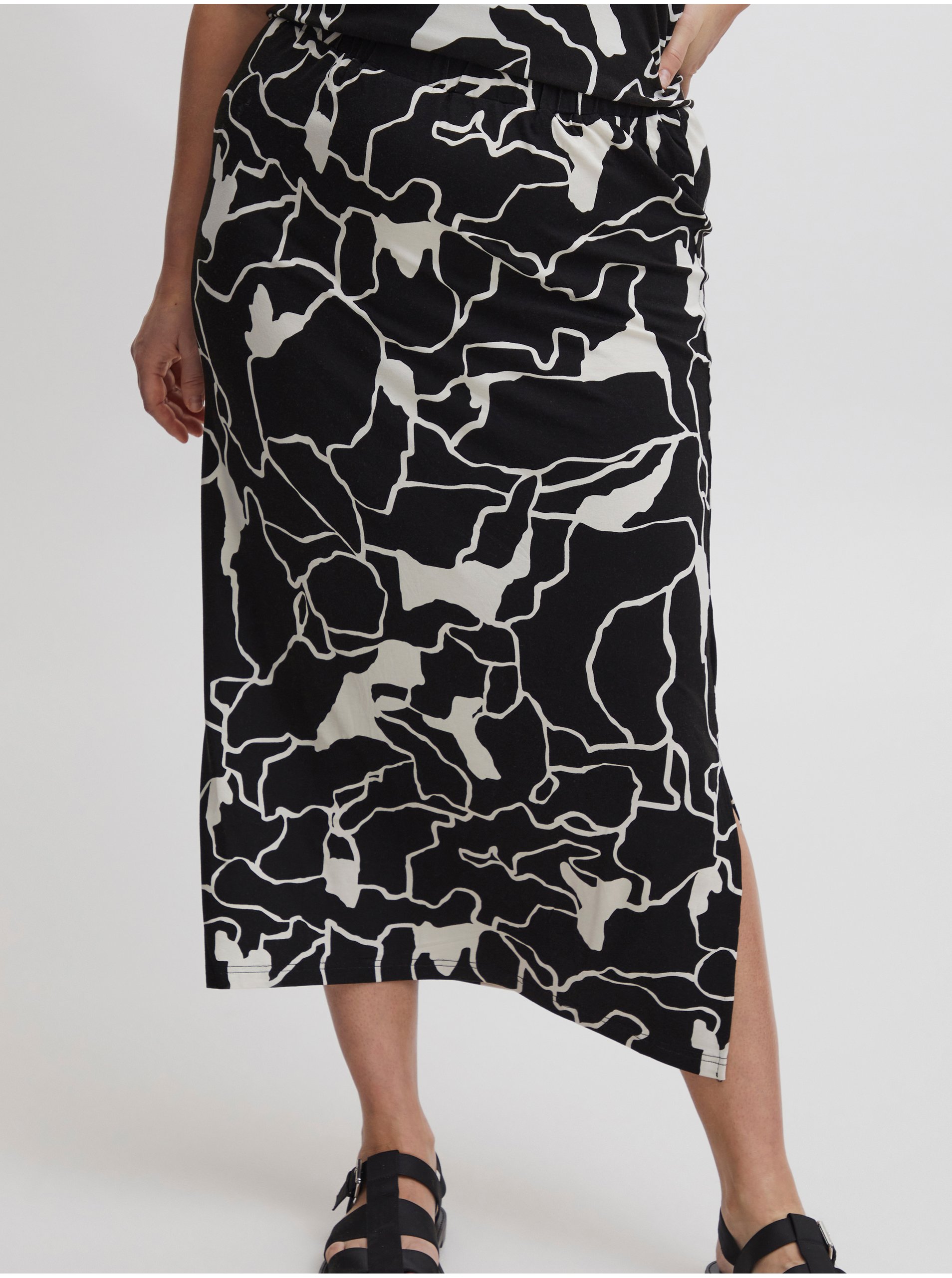Levně Bílo-černá dámská vzorovaná midi sukně Fransa