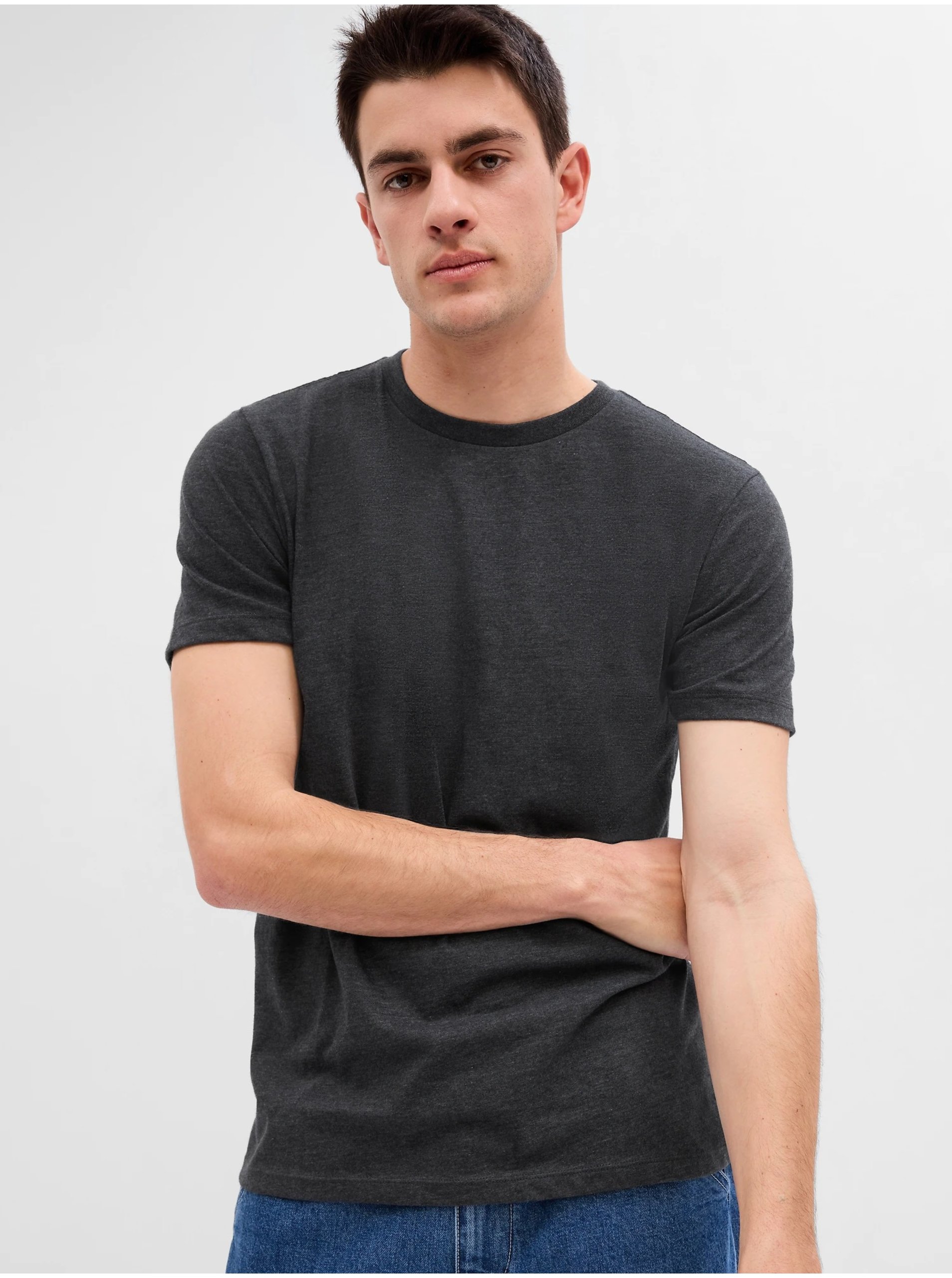 E-shop Tmavě šedé pánské basic tričko GAP