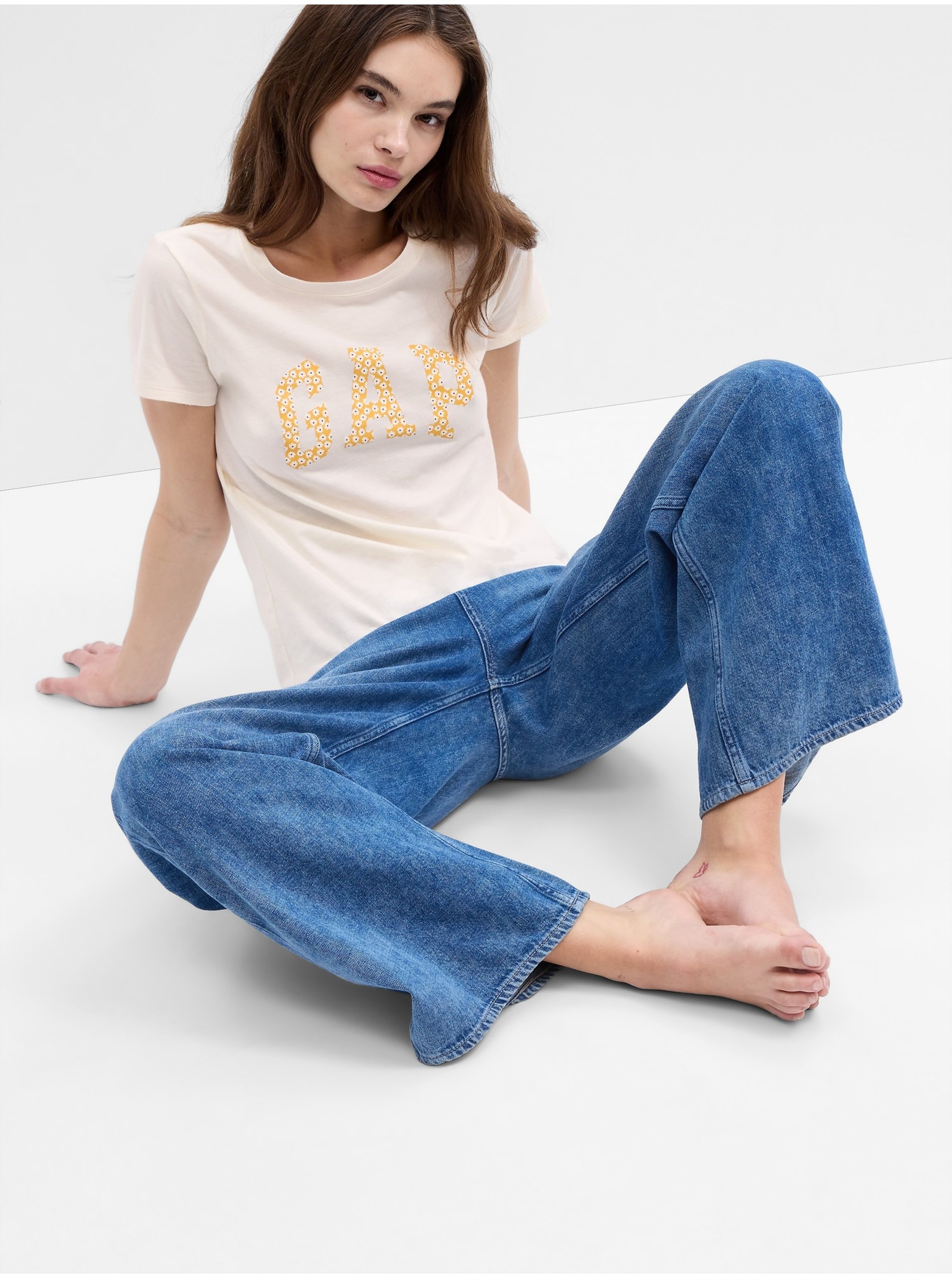 E-shop Krémové dámské tričko GAP