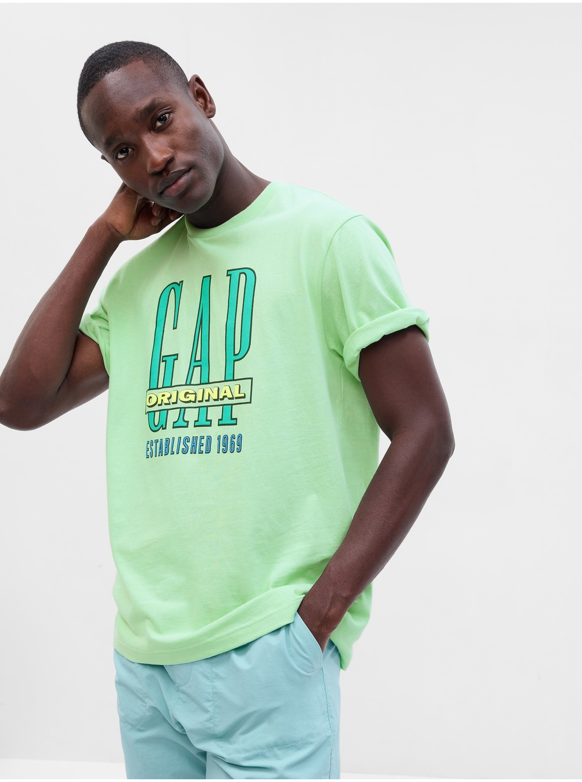Lacno Svetlozelené pánske tričko s logom GAP
