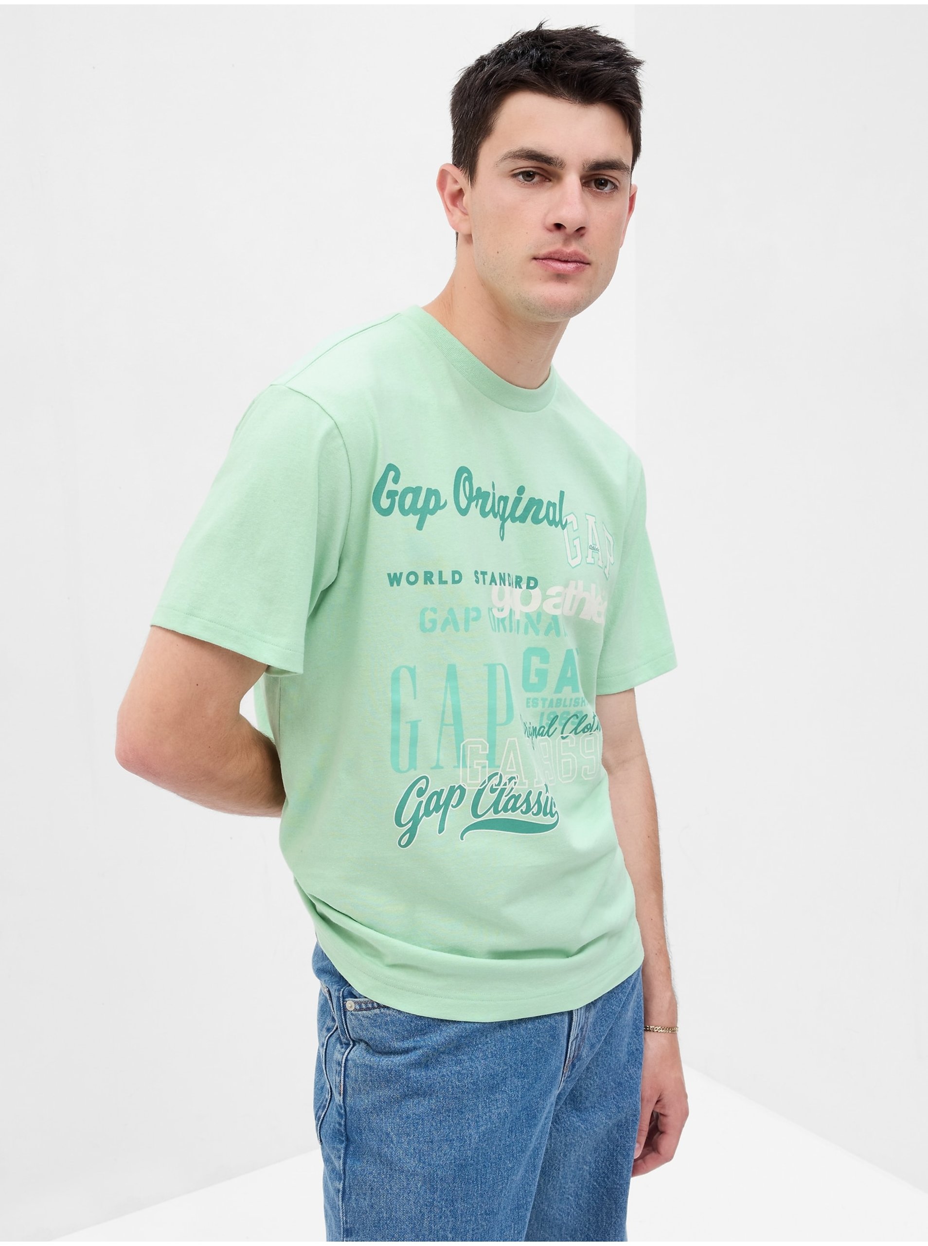 Levně Zelené pánské tričko s potiskem GAP