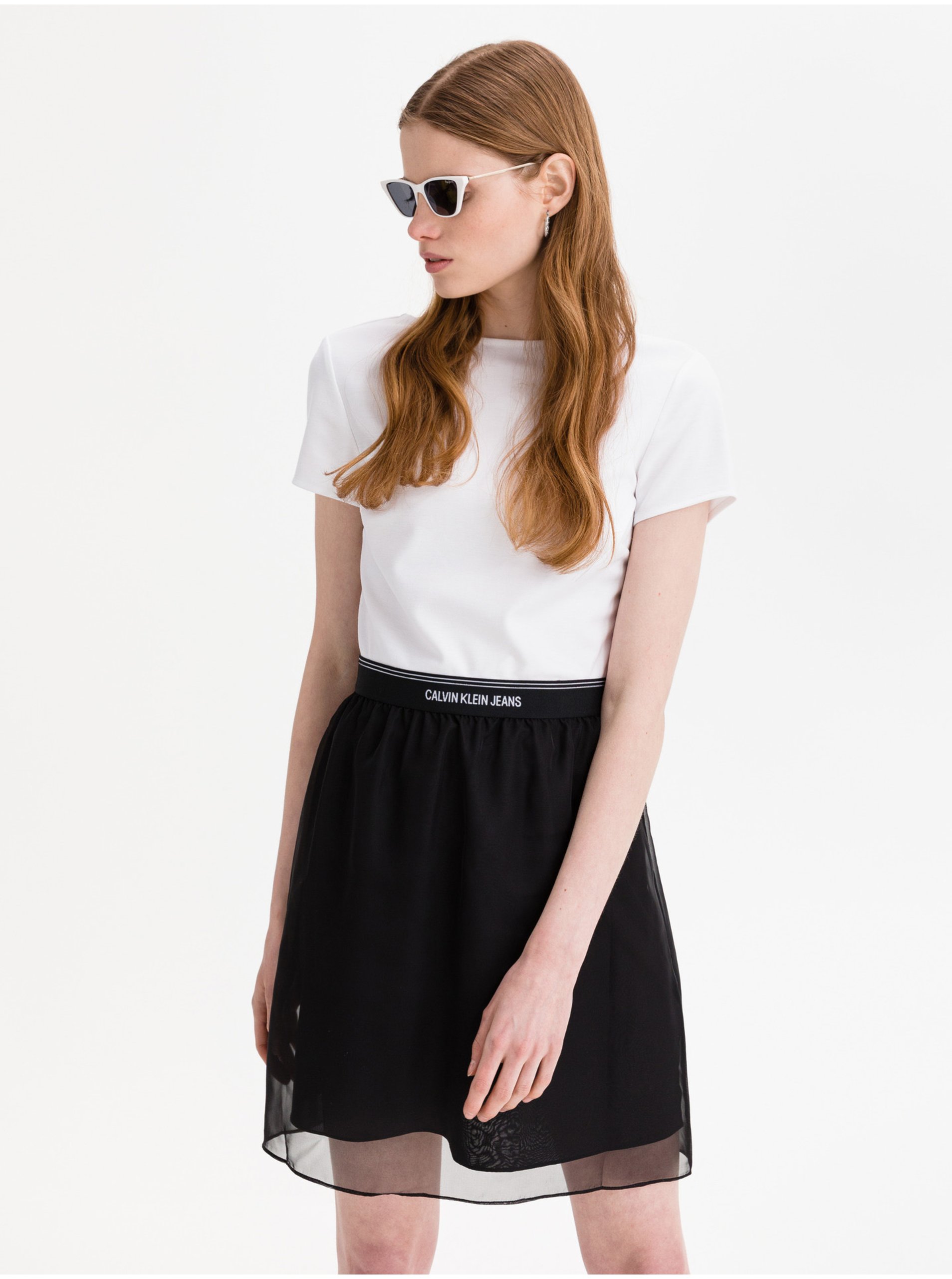 Levně Bílo-černé dámské šaty Milano Calvin Klein Jeans