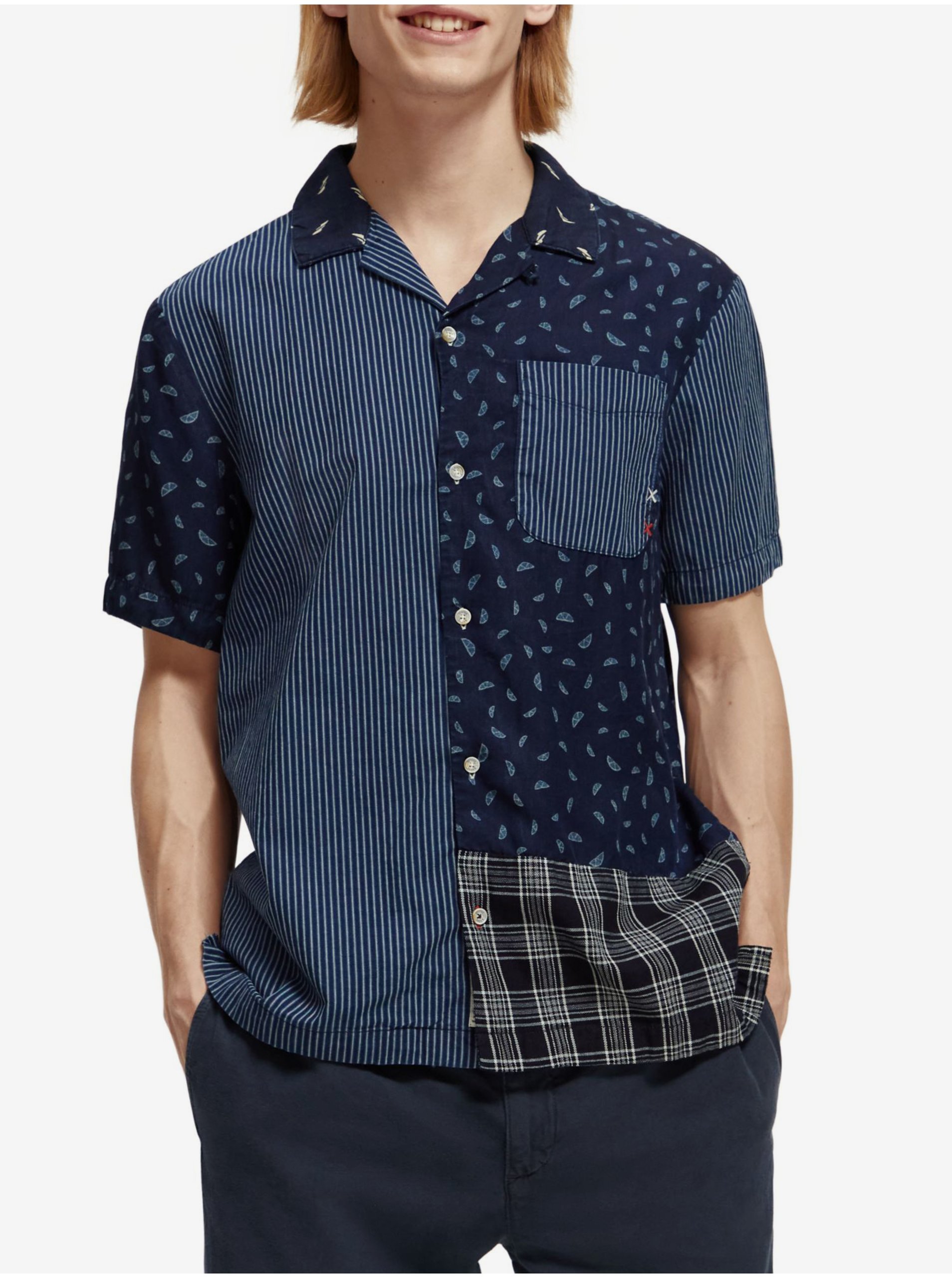 E-shop Tmavě modrá pánská vzorovaná košile s krátkým rukávem Scotch & Soda